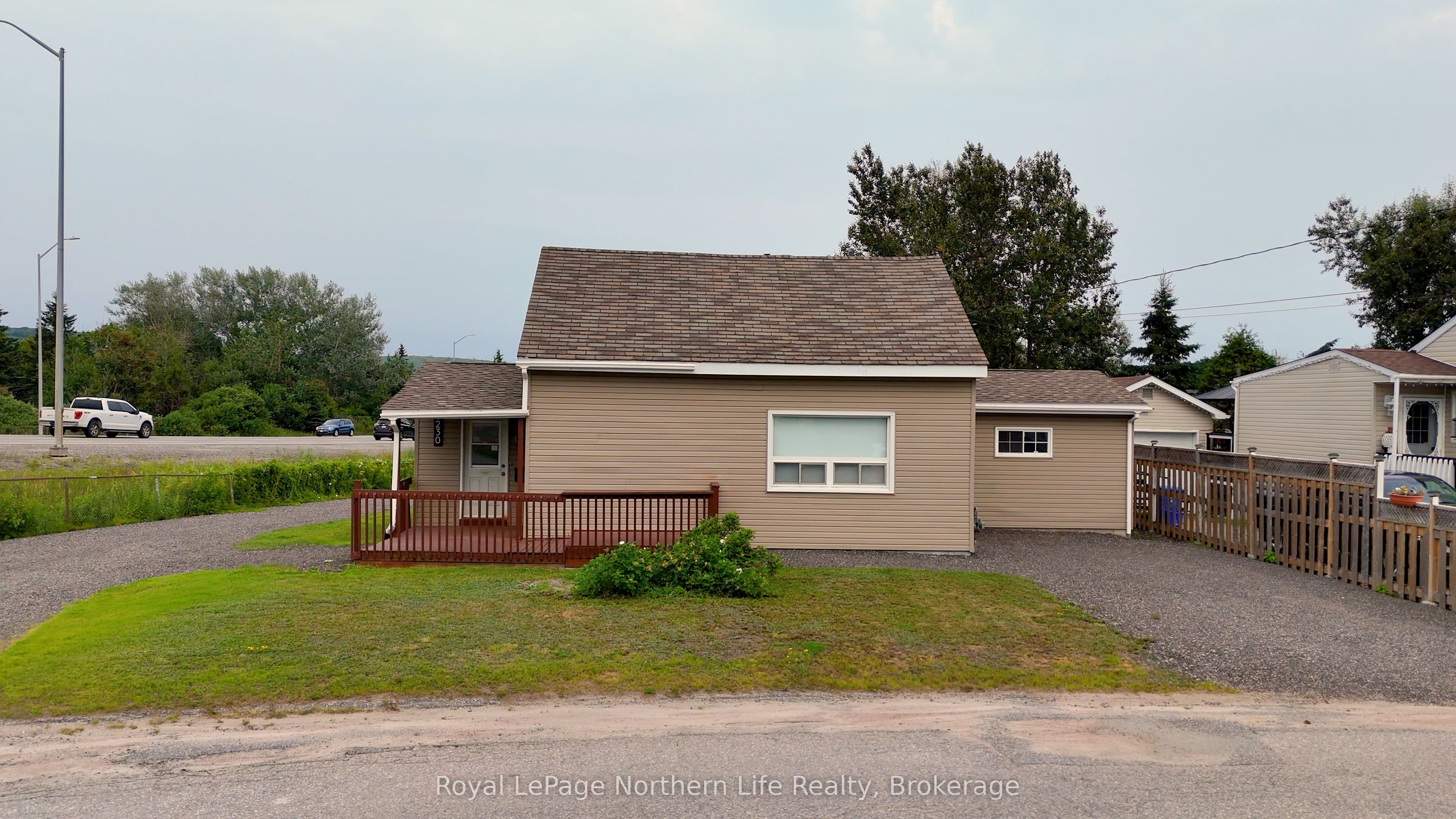 1230 Douglas Street, North Bay, ON P1B 5R1 photo 3