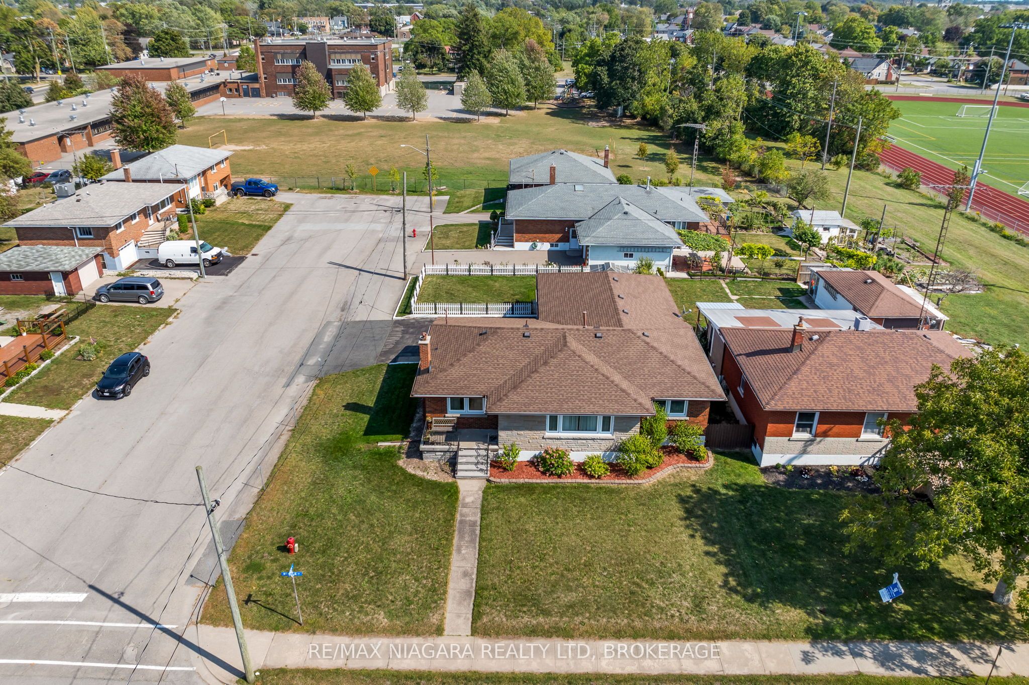 419 Steele Street, Port Colborne, ON L3K 4Y1 photo 3