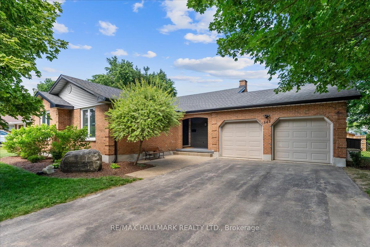 545 St George Street E, Centre Wellington, ON N1M 1L1 photo 2