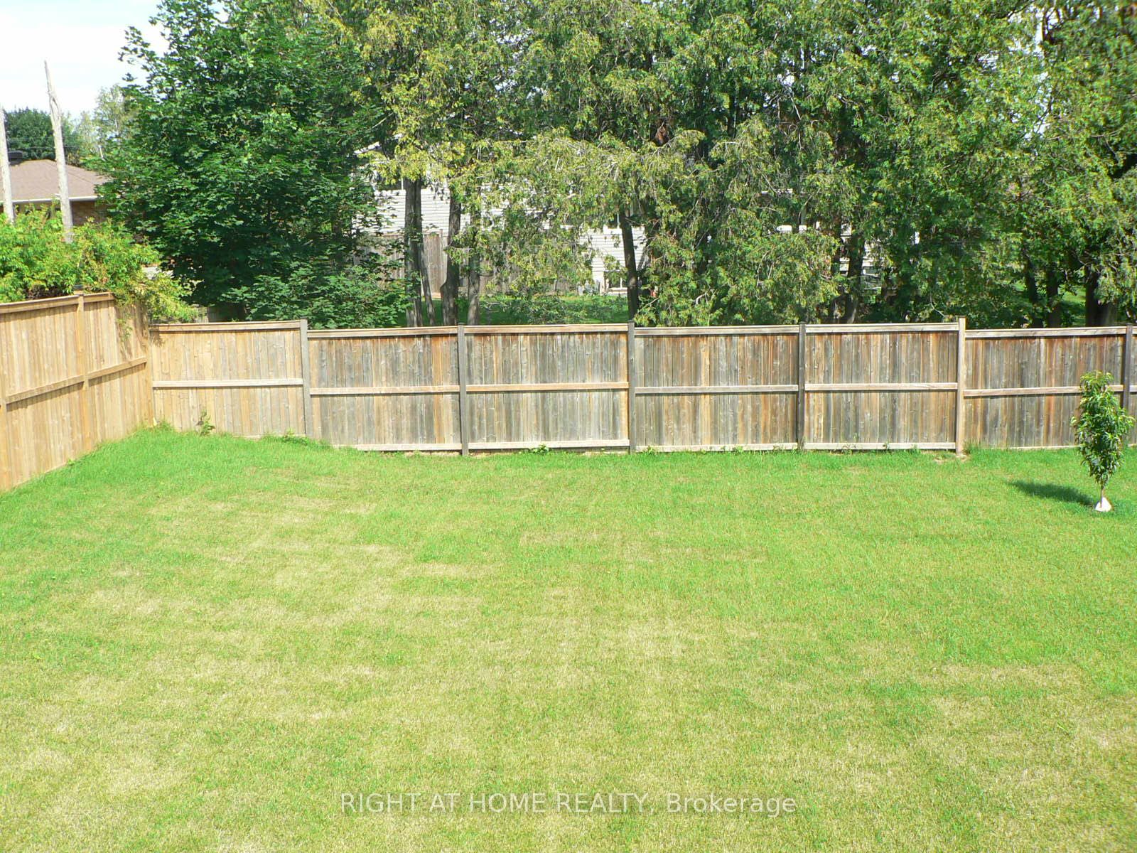 13 Bell Park Street, Stittsville - Munster - Richmond, ON K2S 1J1 photo 4