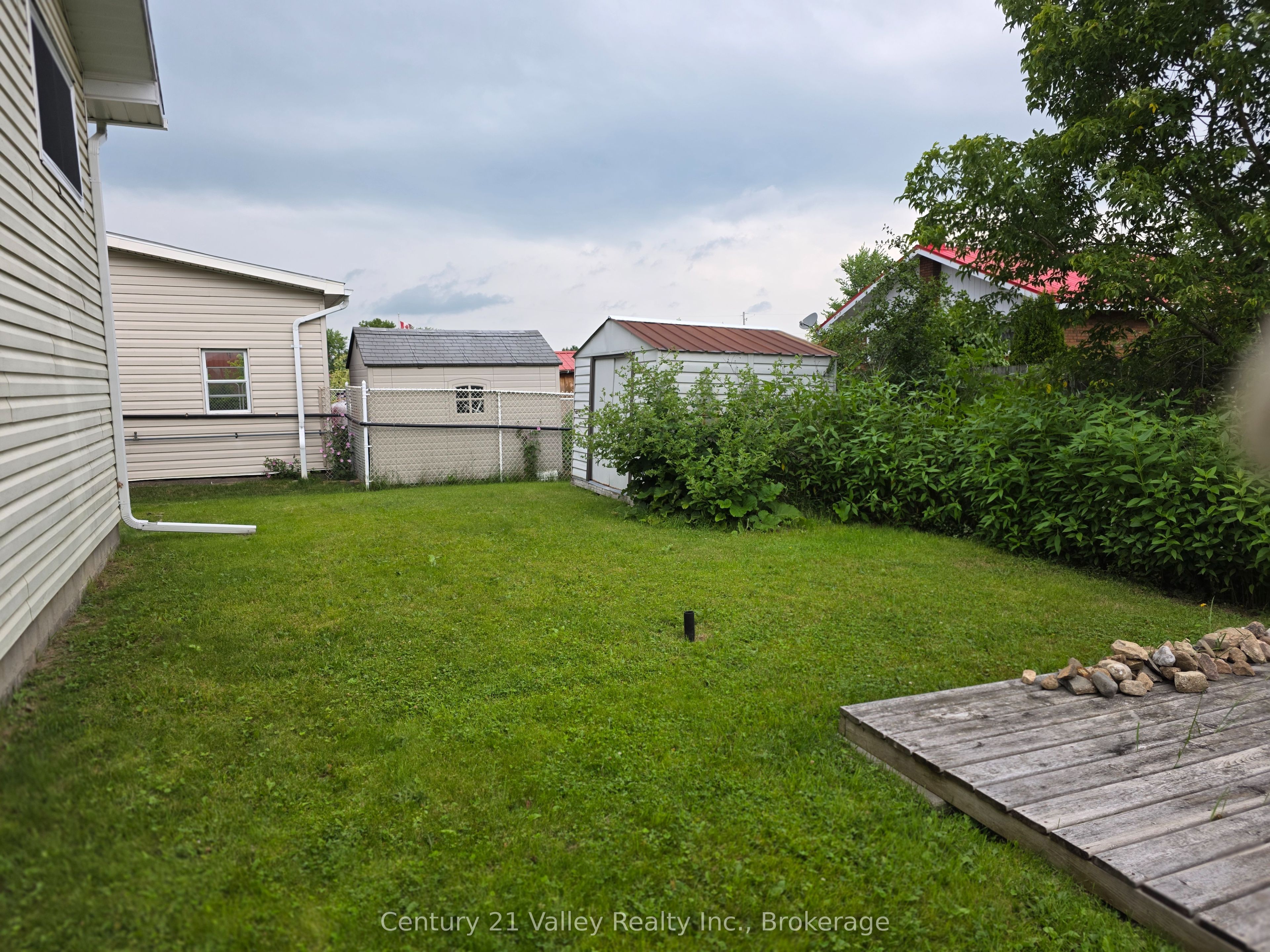 689 Fourth Street, Renfrew, ON K7V 1H2 photo 3
