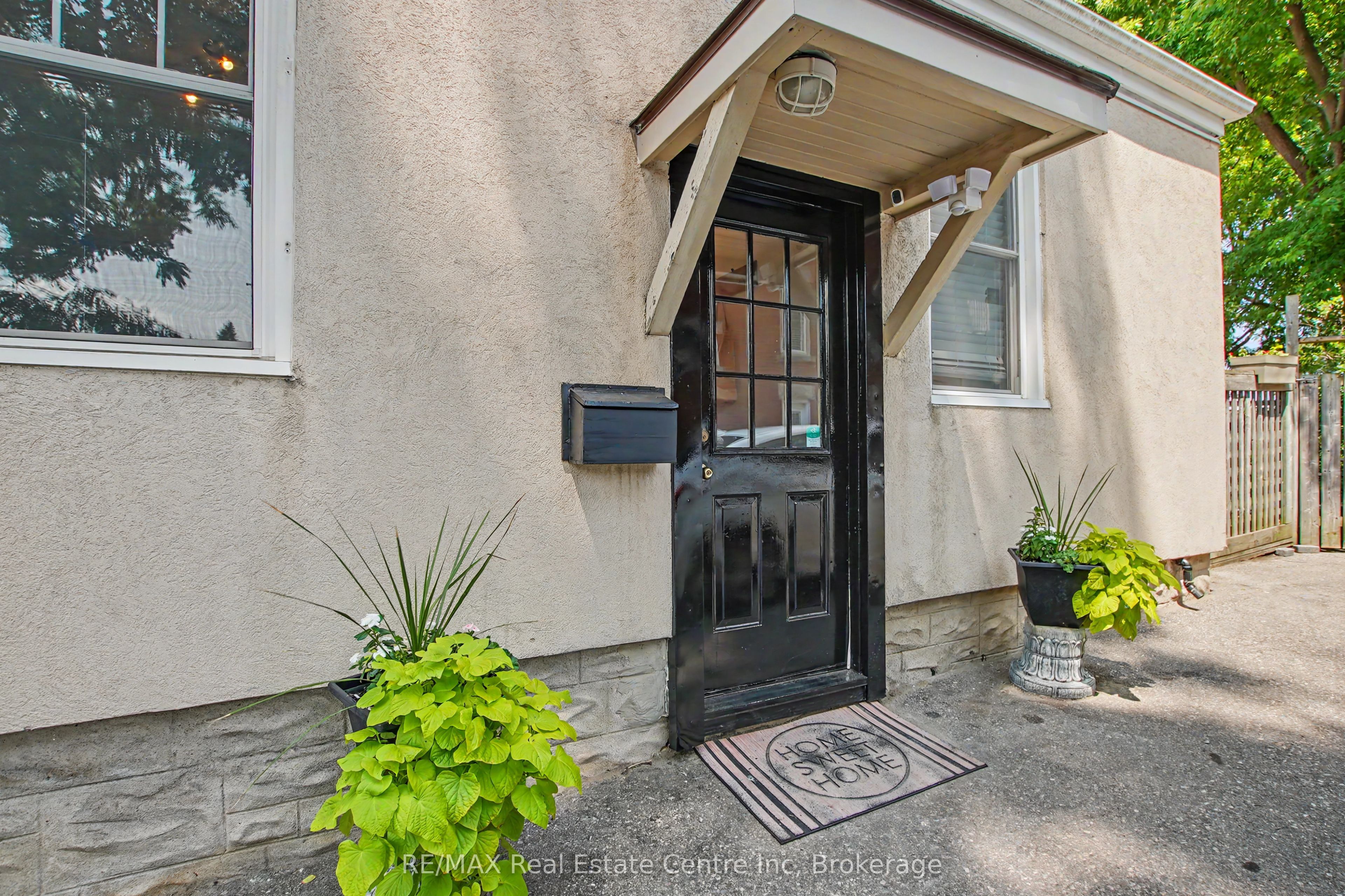15 Elgin Street N, Cambridge, ON N1R 5G8 photo 4