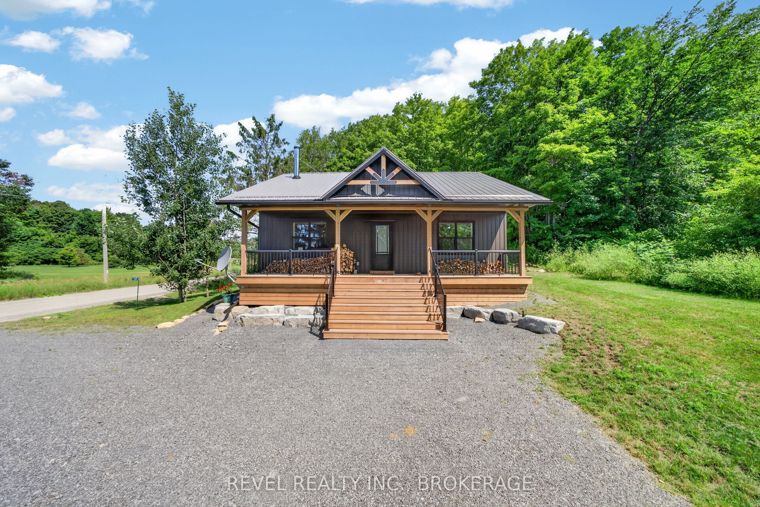 106 Long Point Road, Leeds and the Thousand Islands, ON K0E 1N0