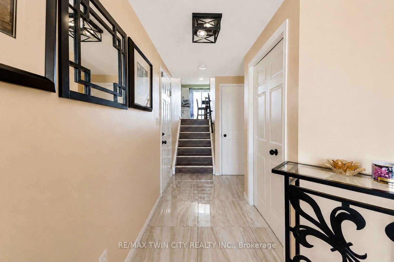 235 Red Clover Court, Kitchener, ON N2E 4J5 photo 4