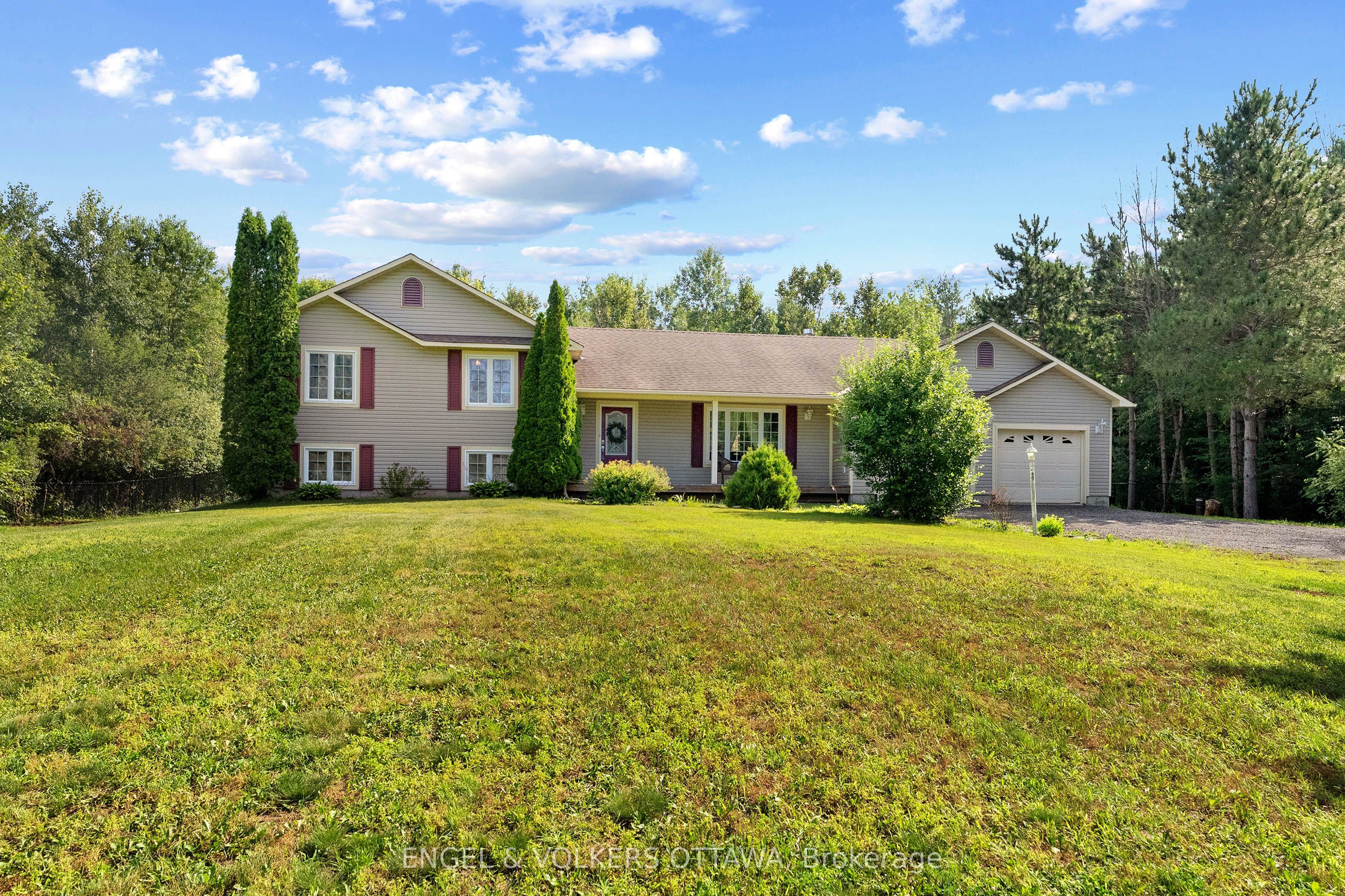 7005 Millar Road, Edwardsburgh/Cardinal, ON K0E 1X0