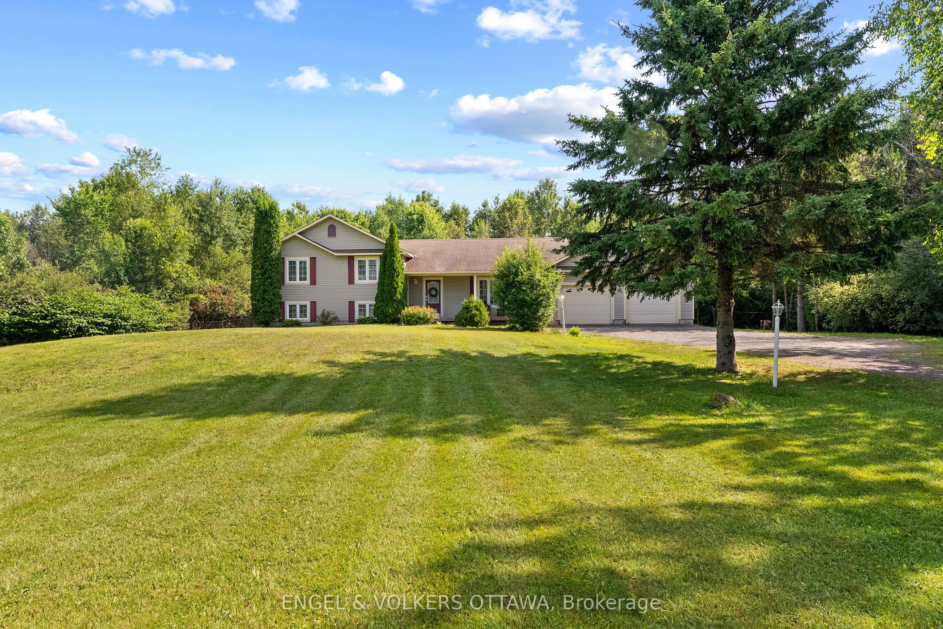 7005 Millar Road, Edwardsburgh/Cardinal, ON K0E 1X0 photo 2