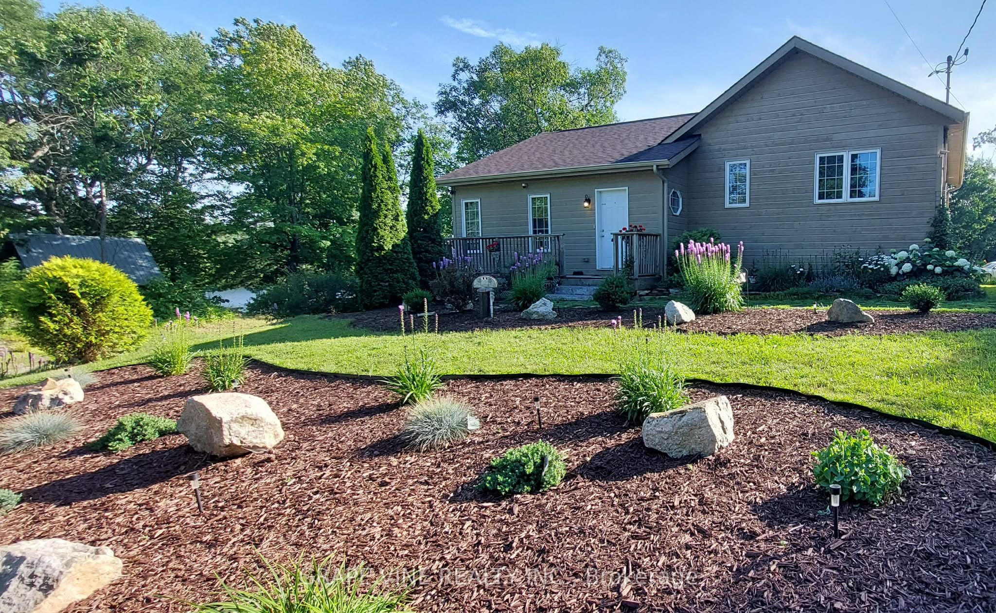 20 Bay Street, Rideau Lakes, ON K0G 1P0 photo 2