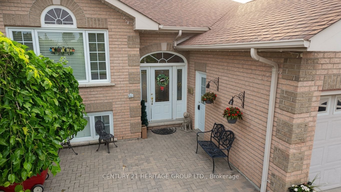 16 Eakins Crescent, Kawartha Lakes, ON K9V 6H8 photo 4