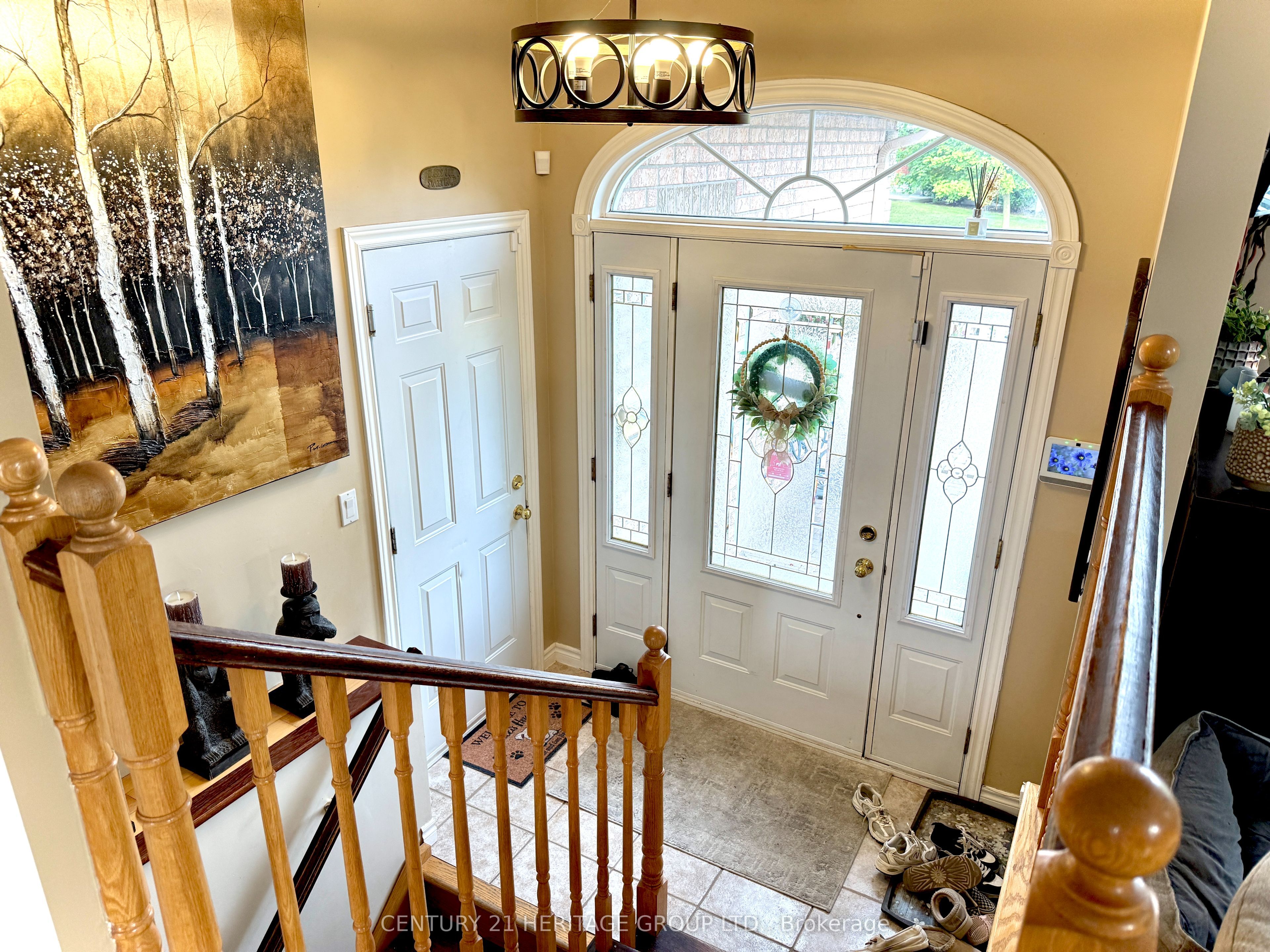16 Eakins Crescent, Kawartha Lakes, ON K9V 6H8 photo 5