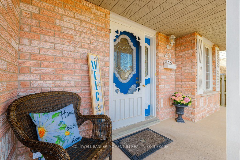 43 Silvercrest Court, Thorold, ON L2V 5B4 photo 2
