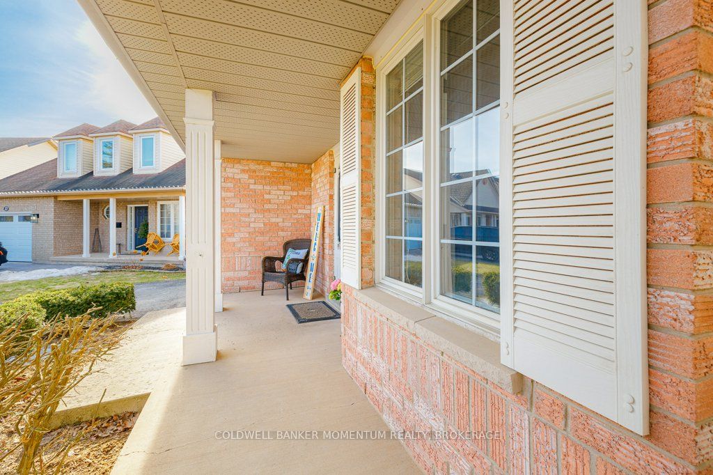 43 Silvercrest Court, Thorold, ON L2V 5B4 photo 3