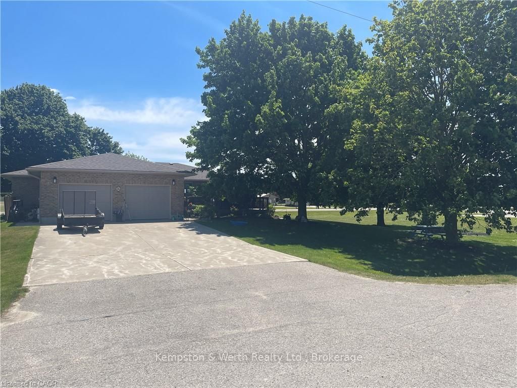 1A Crawford Street, Ashfield-Colborne-Wawanosh, ON N0G 2W0 photo 2