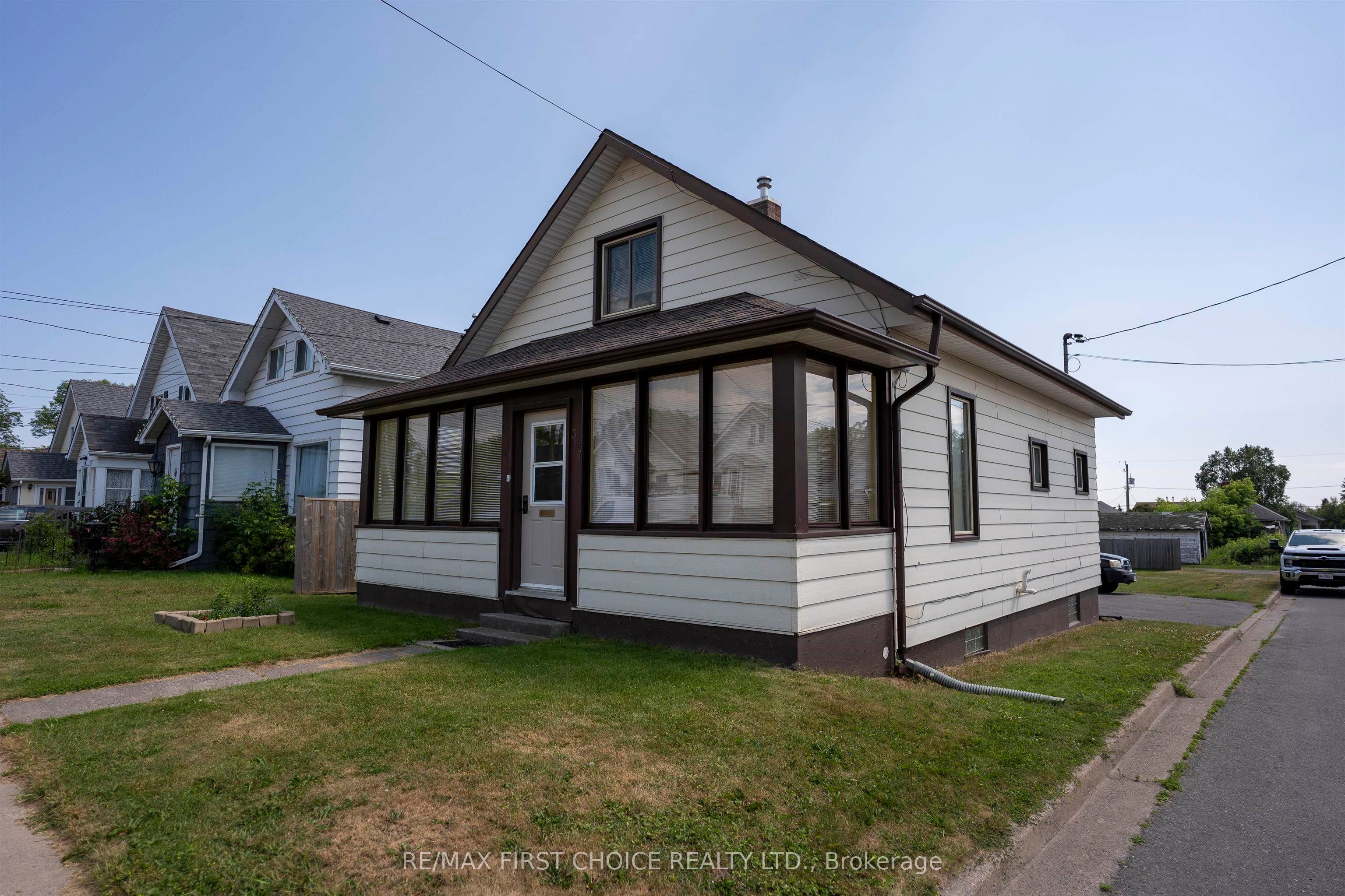 367 MARKLAND ST, Thunder Bay, ON P7B 2H9