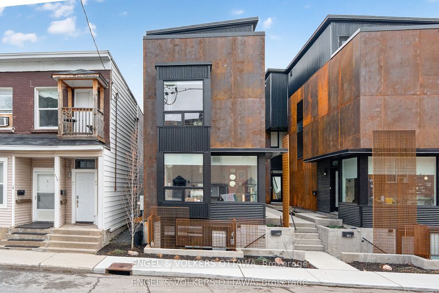 117 Carruthers Avenue D, West Centre Town, ON K1Y 1N4