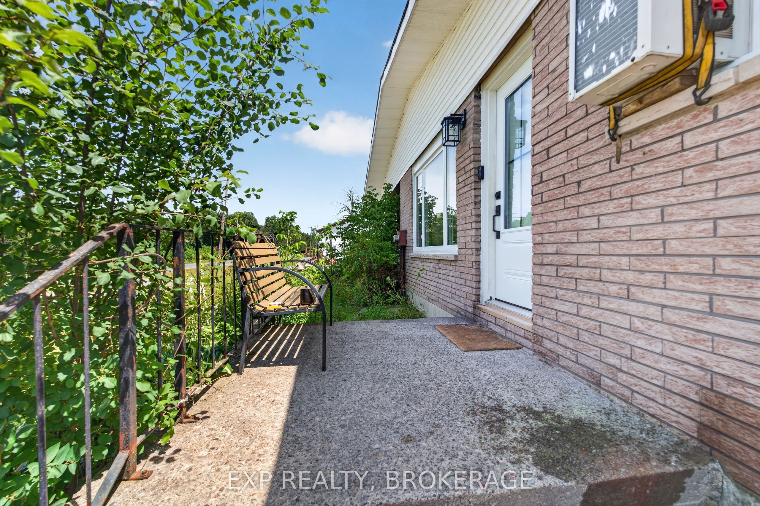 370 MEYERS CREEK Road, Quinte West, ON K8V 5P8 photo 4