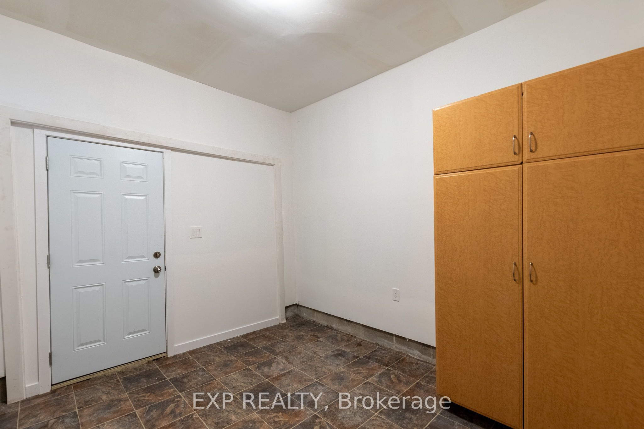 614 Chiddington Avenue, London South, ON N6C 2W5 photo 3