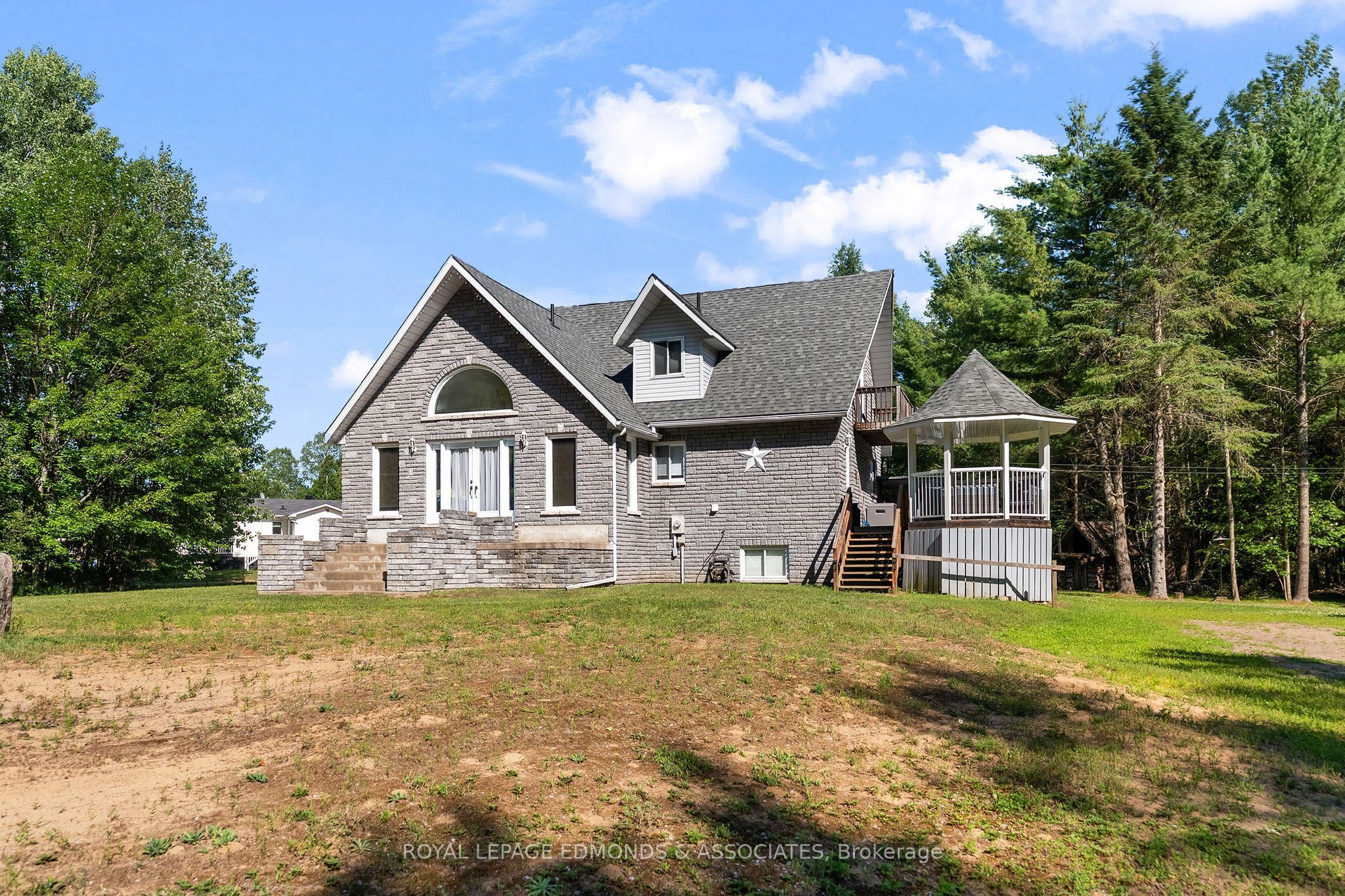 219 Zanders Road, Laurentian Valley, ON K8A 6W8 photo 3