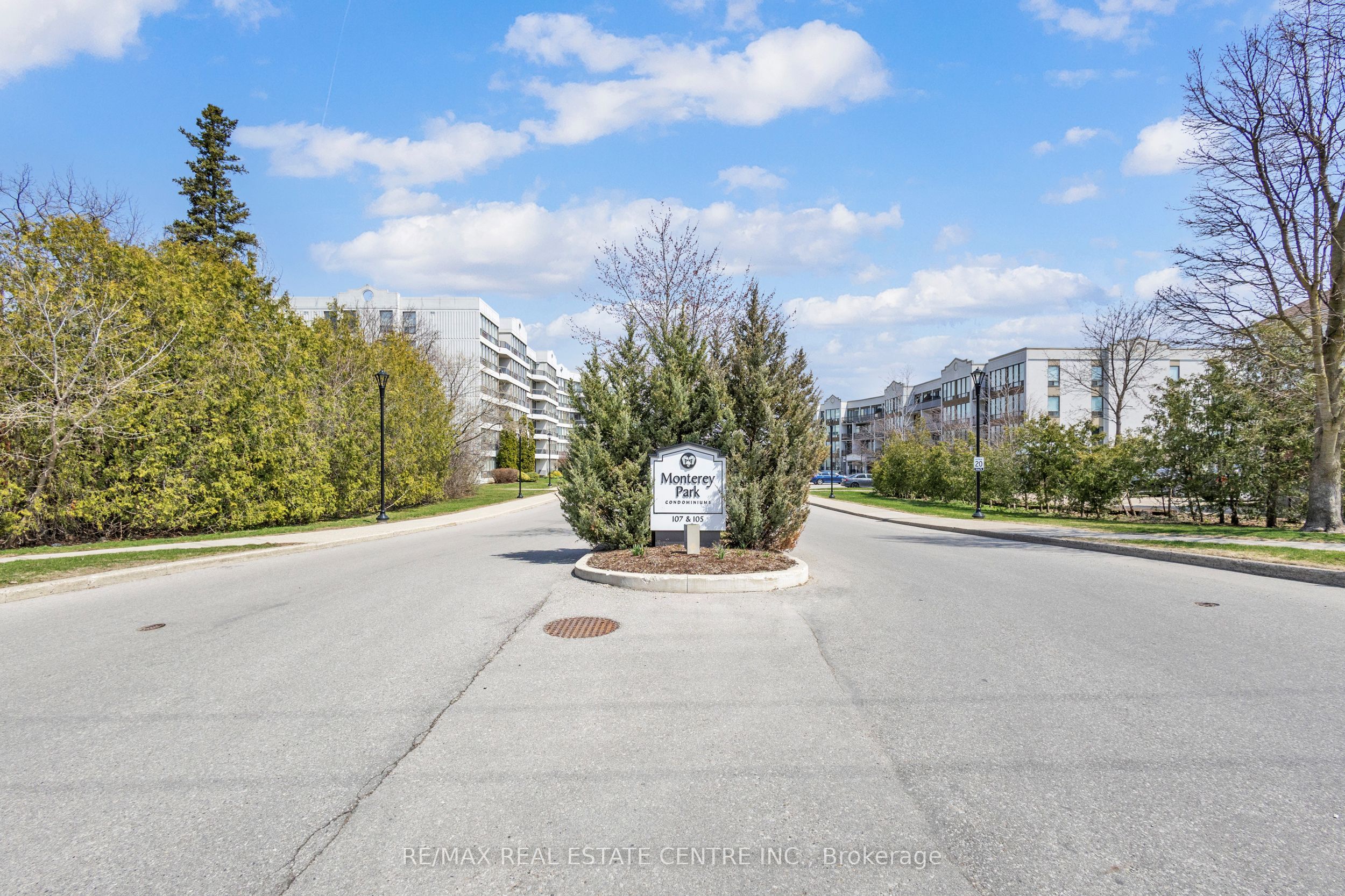 105 BAGOT Street 202, Guelph, ON N1H 8H4 photo 2