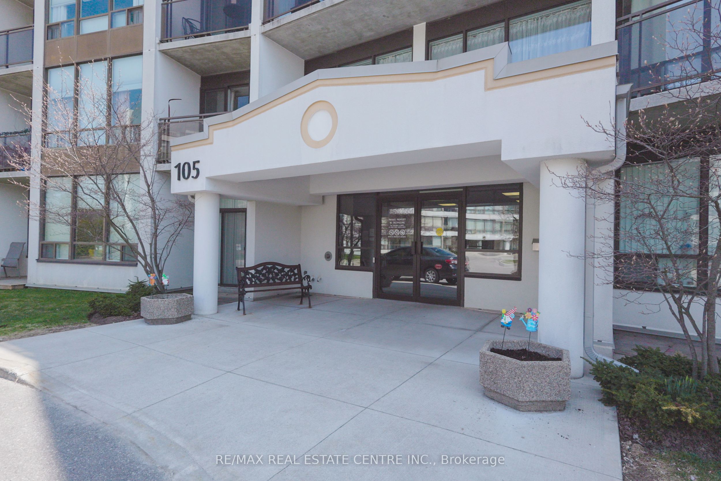 105 BAGOT Street 202, Guelph, ON N1H 8H4 photo 3