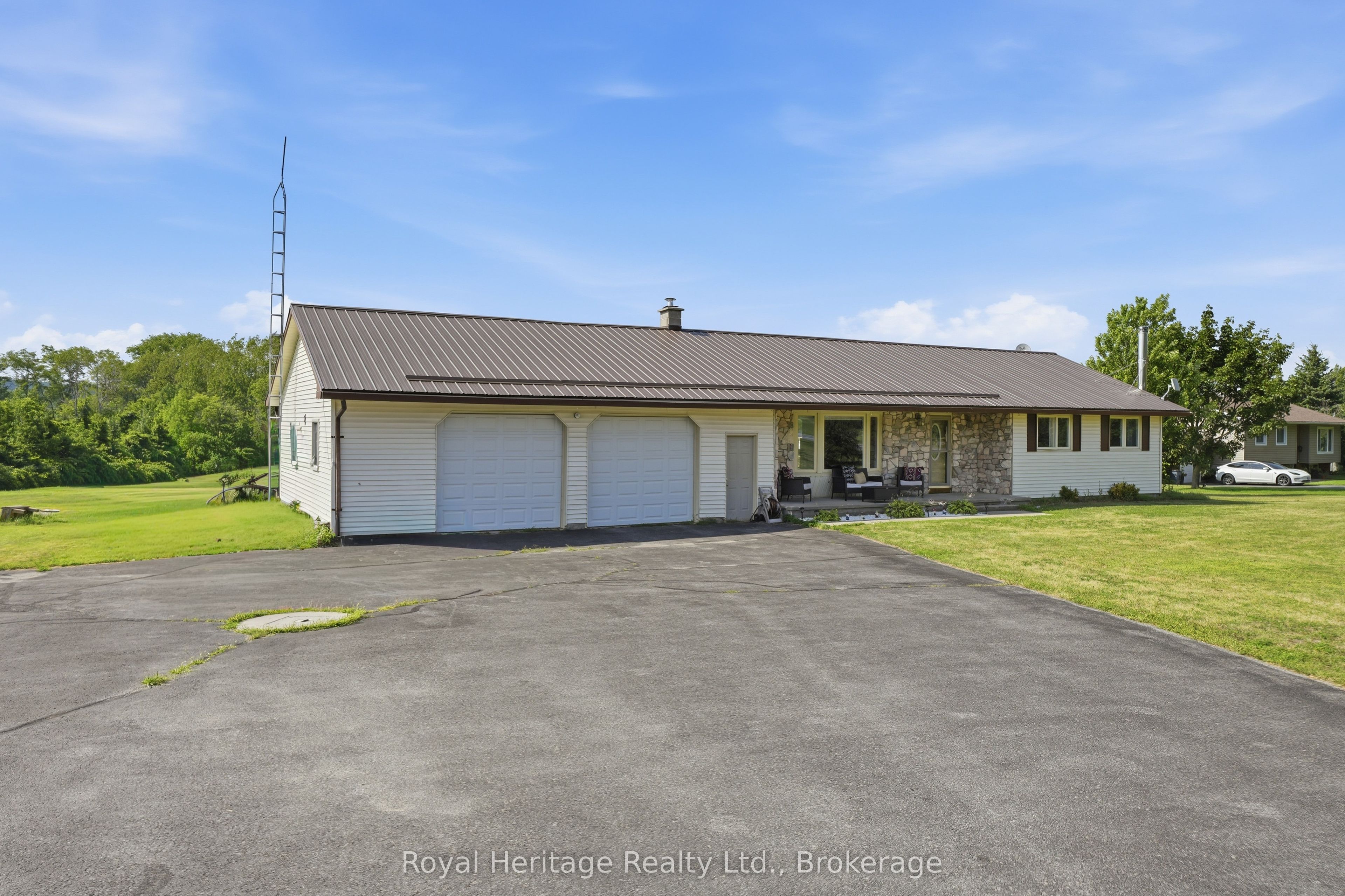 967 Frankford-Stirling Road, Quinte West, ON K0K 2C0 photo 2