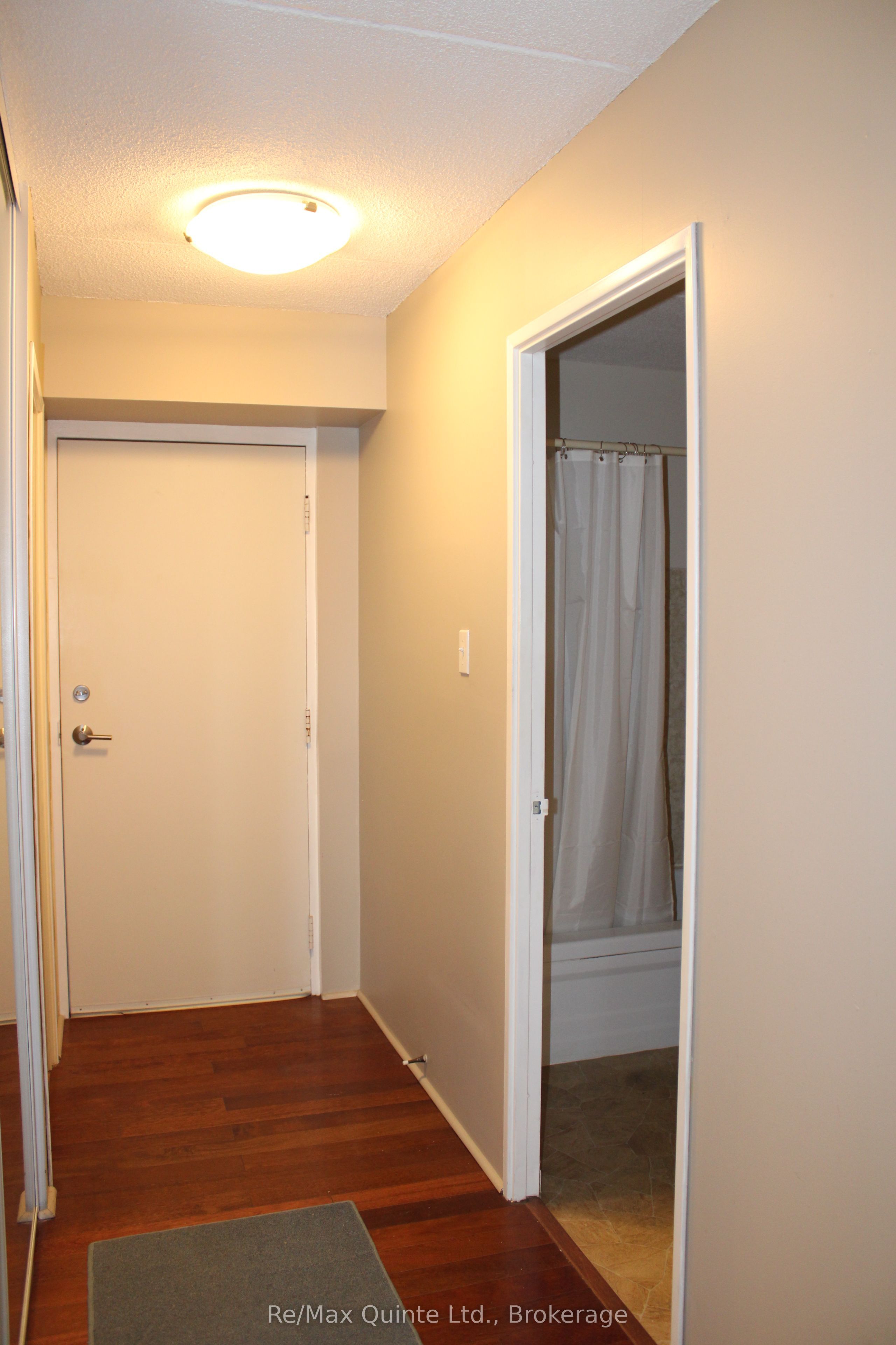 610 William Street S 404, Gananoque, ON K7G 3A4 photo 2