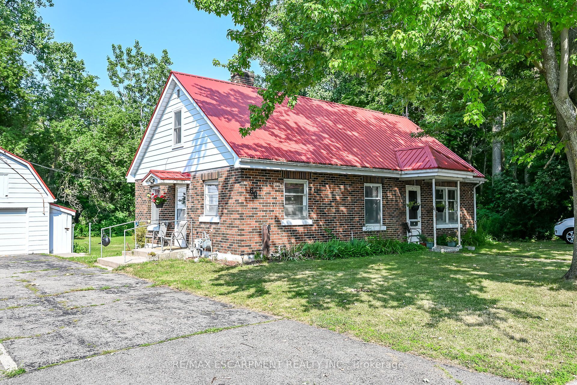 60 LOCKS Road, Brantford, ON N3S 6Y9