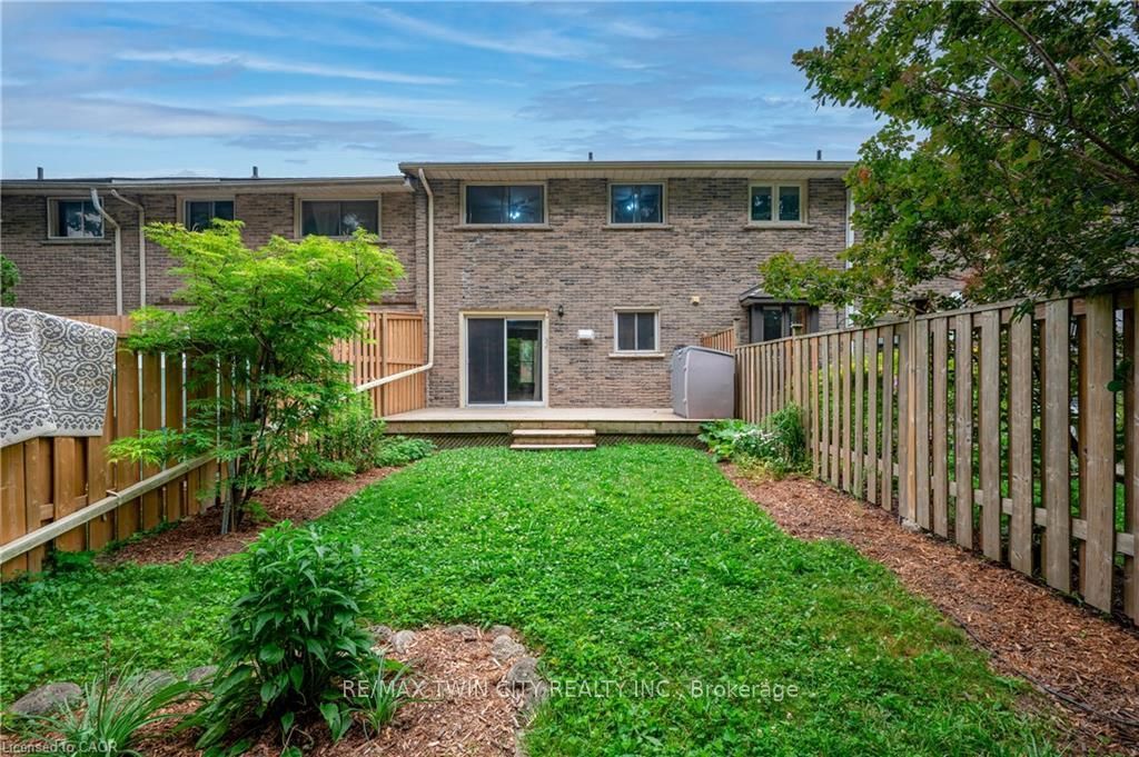 18 Ralgreen Crescent, Kitchener, ON N2M 1T9 photo 3