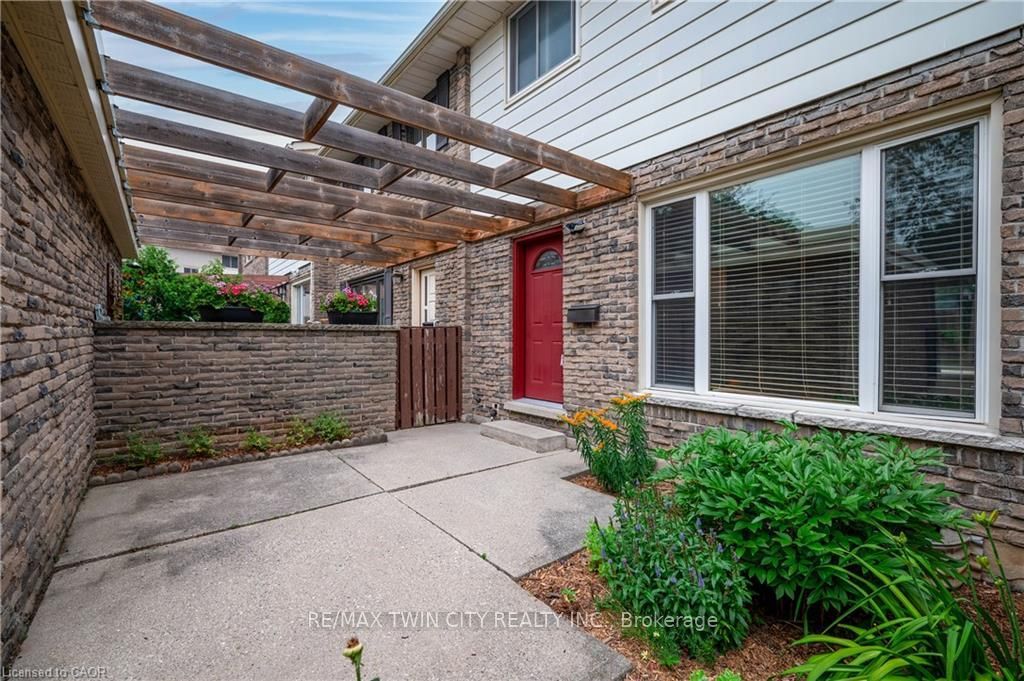 18 Ralgreen Crescent, Kitchener, ON N2M 1T9 photo 5