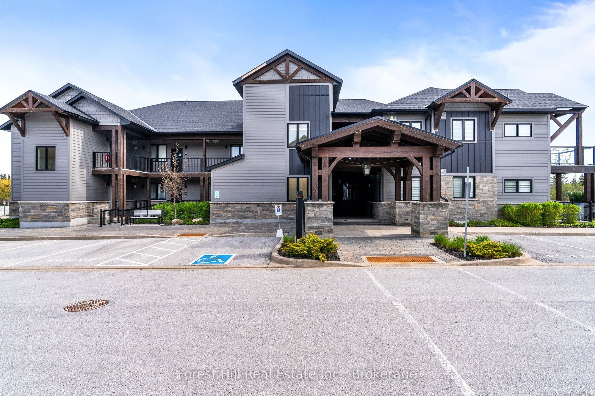 21 Beckwith Lane 106, Blue Mountains, ON L9Y 3B6 photo 2