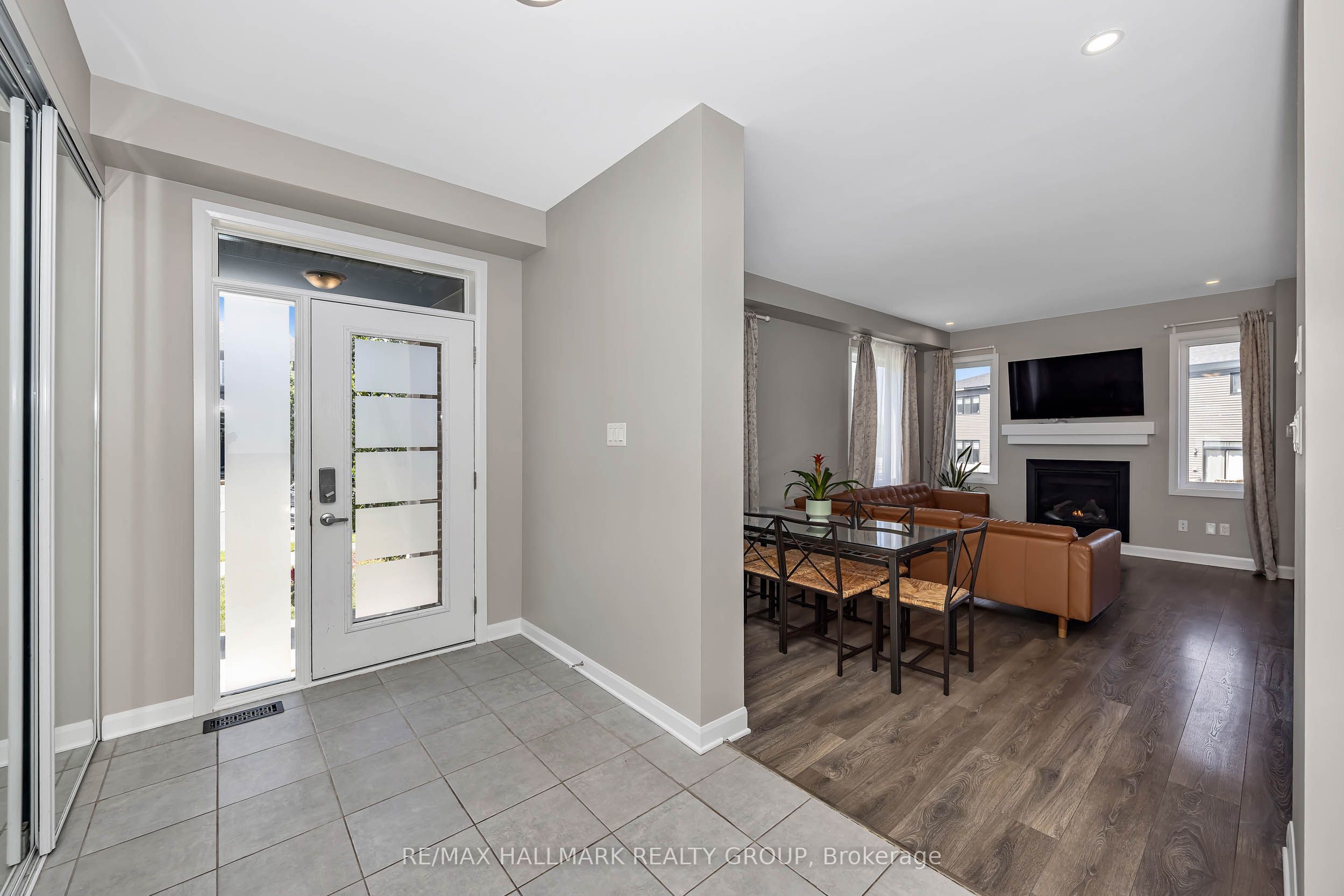 196 Bending Way, Barrhaven, ON K2J 6P2 photo 4