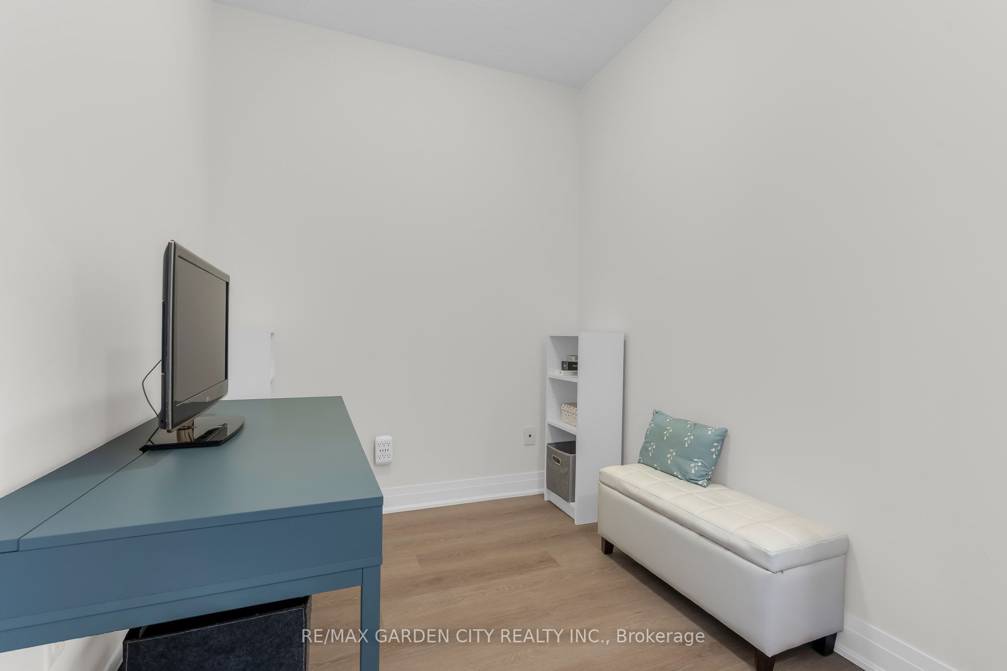 16 Concord Place 907, Grimsby, ON L3M 0J1 photo 4