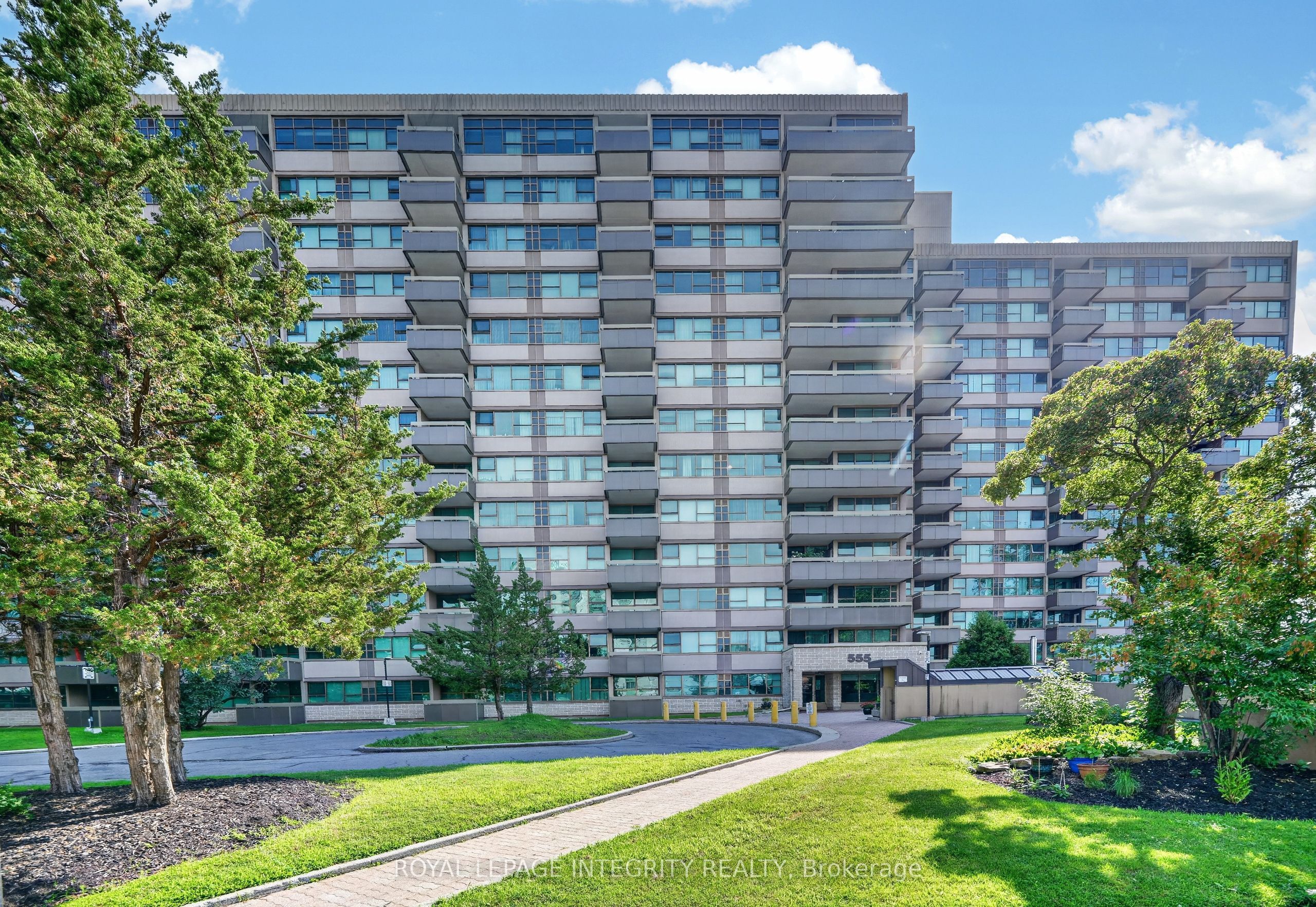 555 Brittany Drive PH8, Manor Park - Cardinal Glen and Area, ON K1K 4C5 photo 2