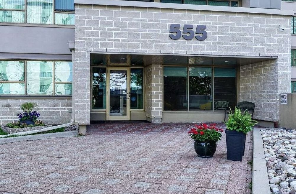 555 Brittany Drive PH8, Manor Park - Cardinal Glen and Area, ON K1K 4C5 photo 4
