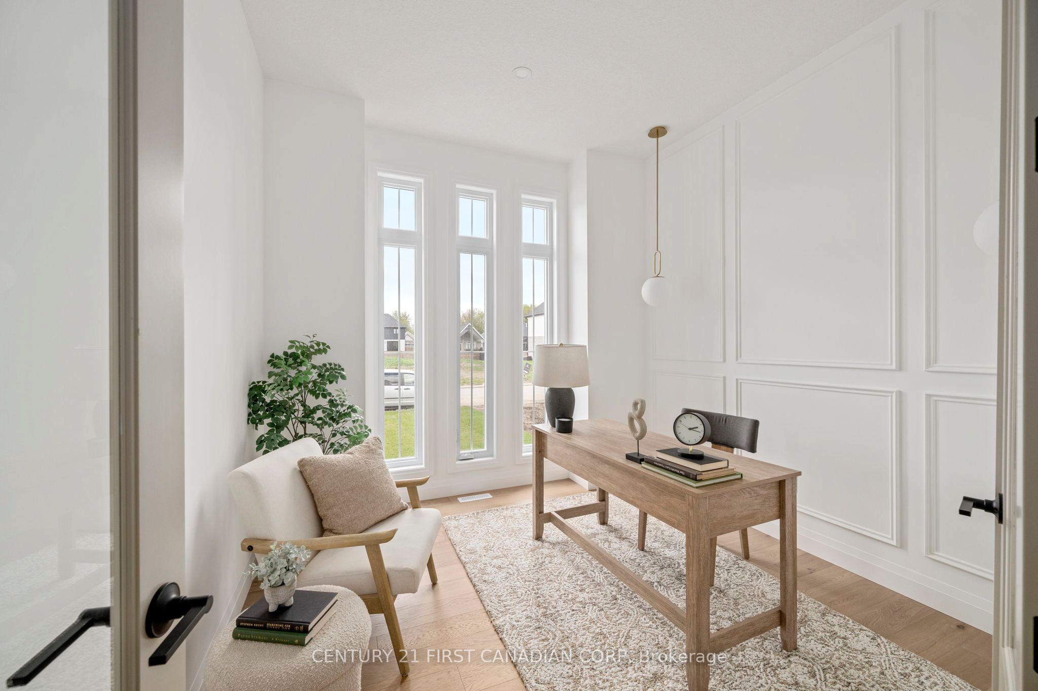 207 Foxborough Place, Thames Centre, ON N0M 2P0 photo 2