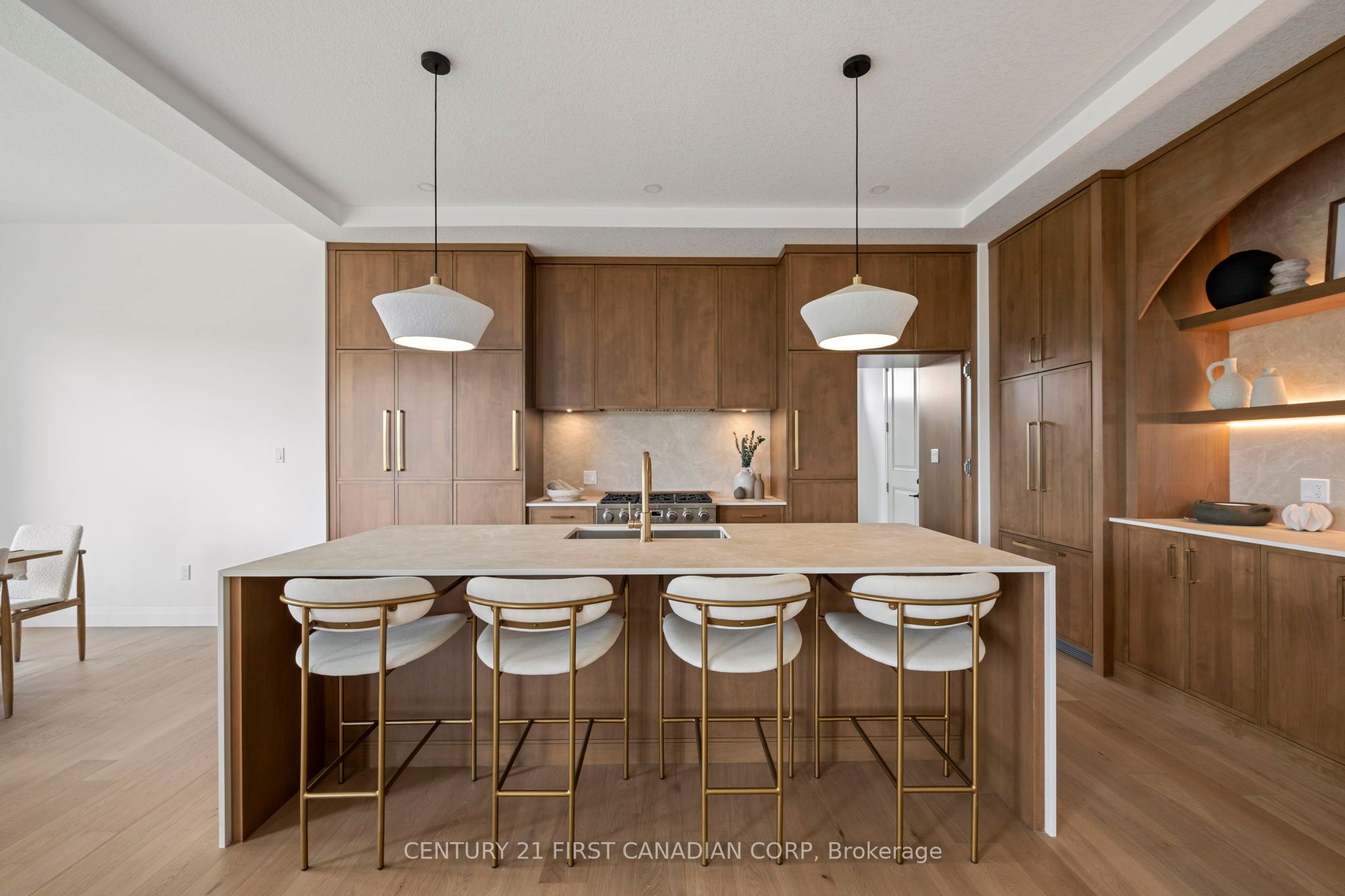 207 Foxborough Place, Thames Centre, ON N0M 2P0 photo 3