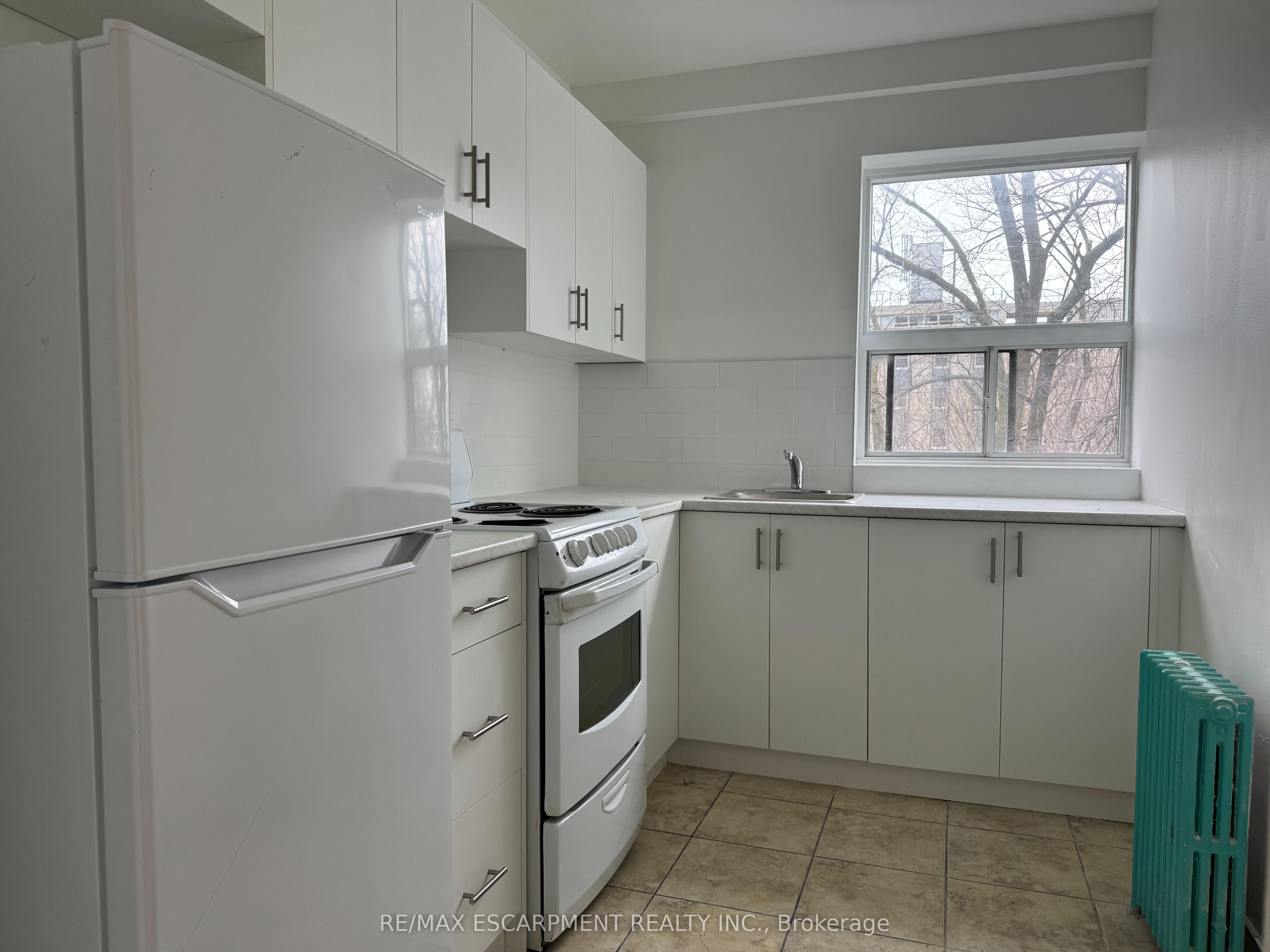 325A James Street S 405, Hamilton, ON L8P 3B7