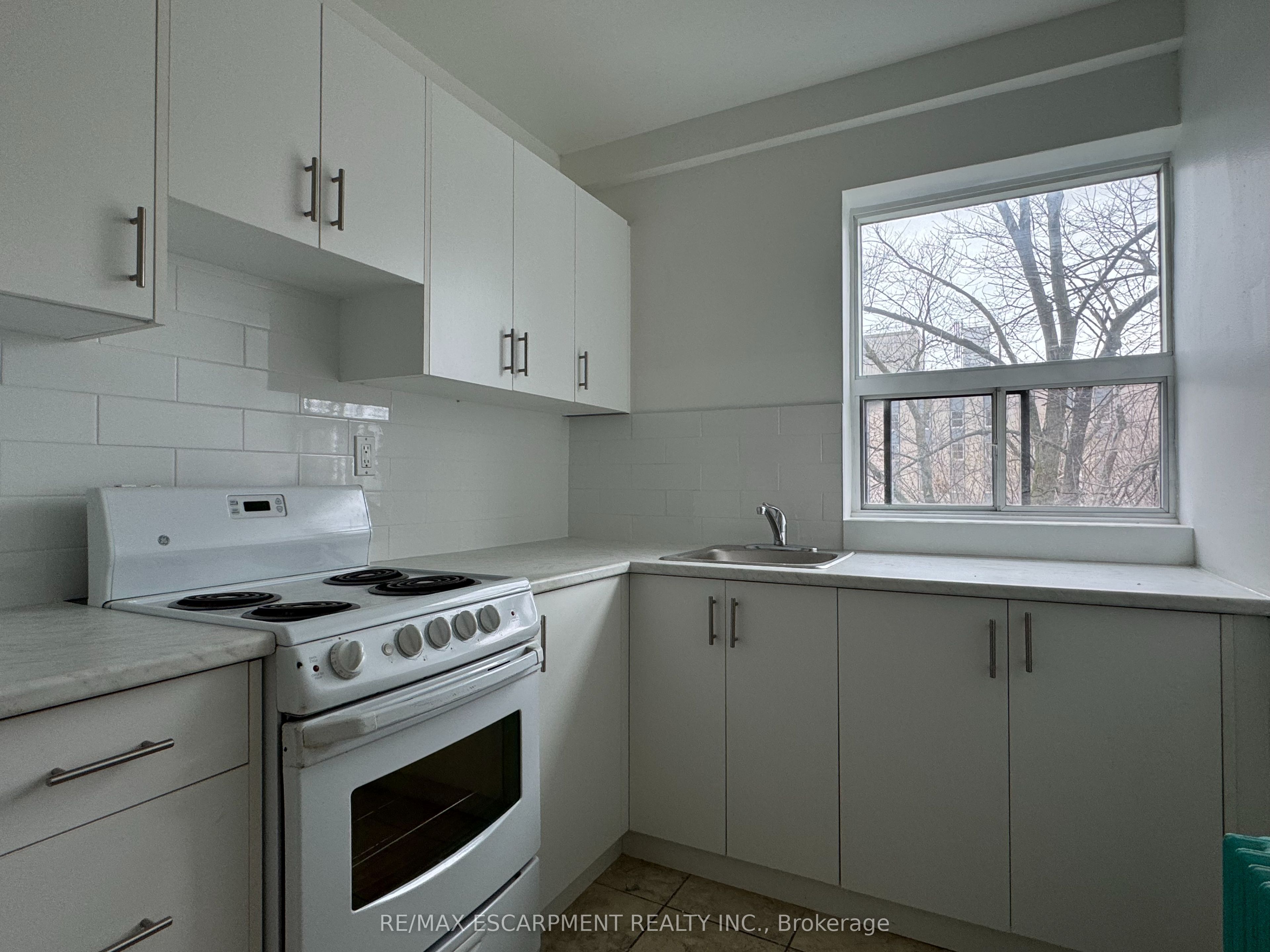 325A James Street S 405, Hamilton, ON L8P 3B7 photo 2