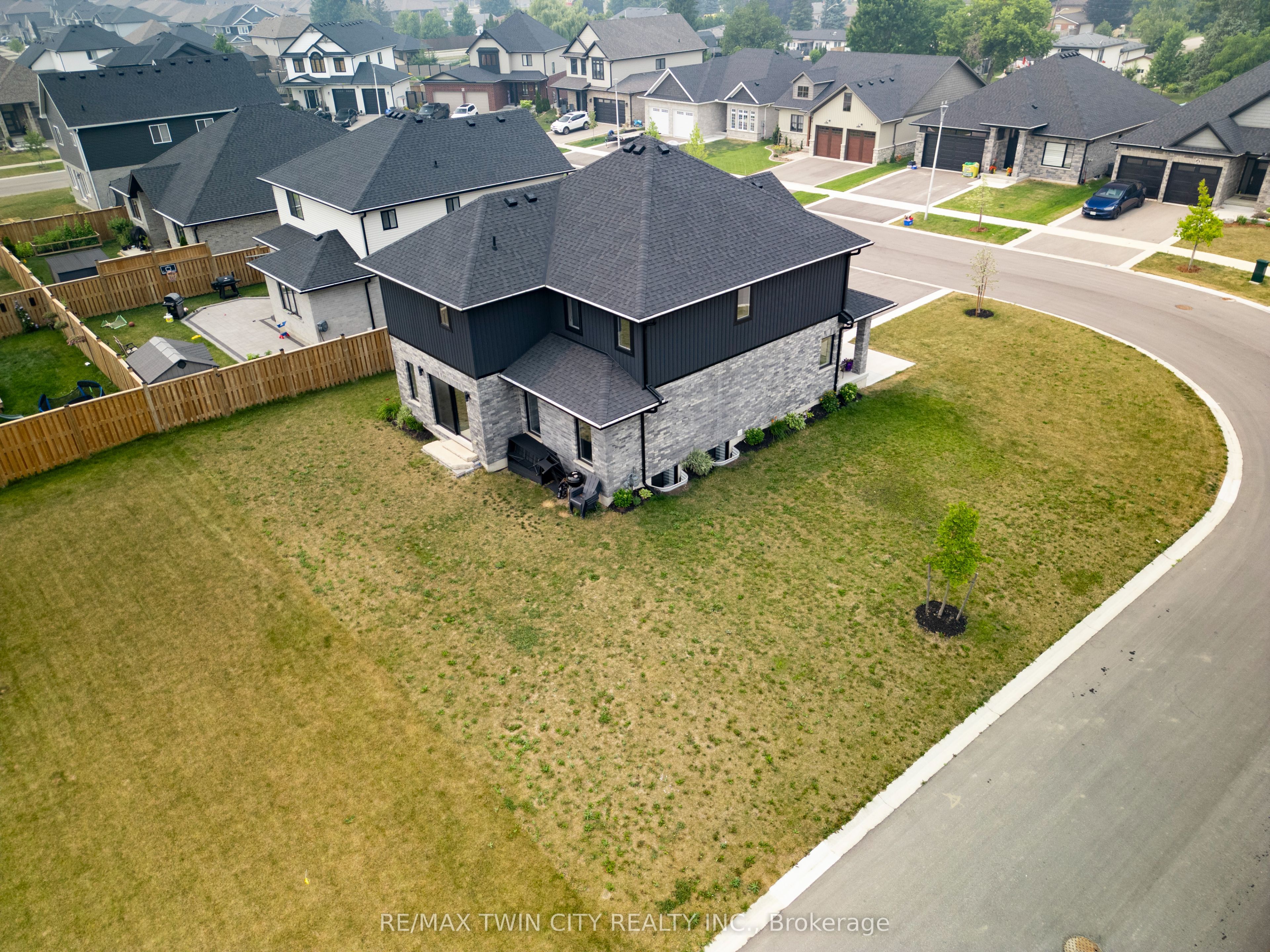 95 Fred Krug Avenue, East Zorra-Tavistock, ON N0B 2R0