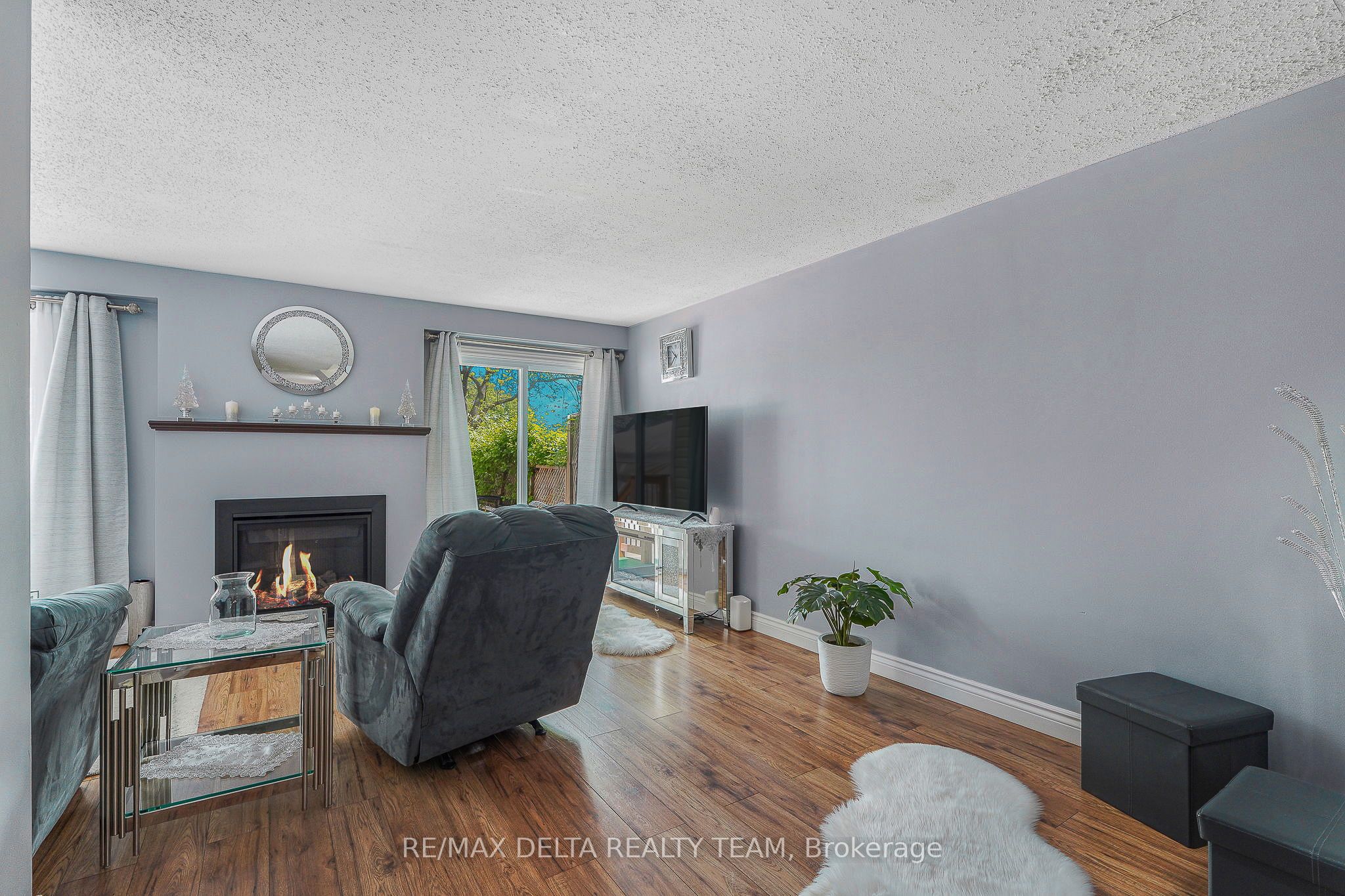 1107 Des Forets Avenue, Orleans - Convent Glen and Area, ON K1C 5K7 photo 4