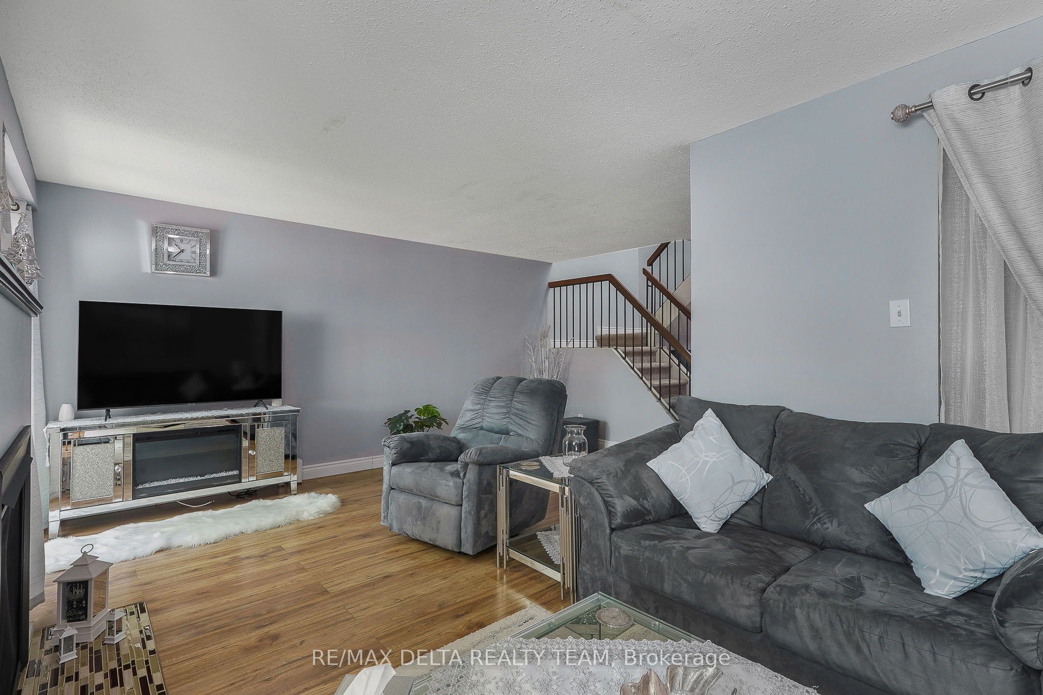 1107 Des Forets Avenue, Orleans - Convent Glen and Area, ON K1C 5K7 photo 5