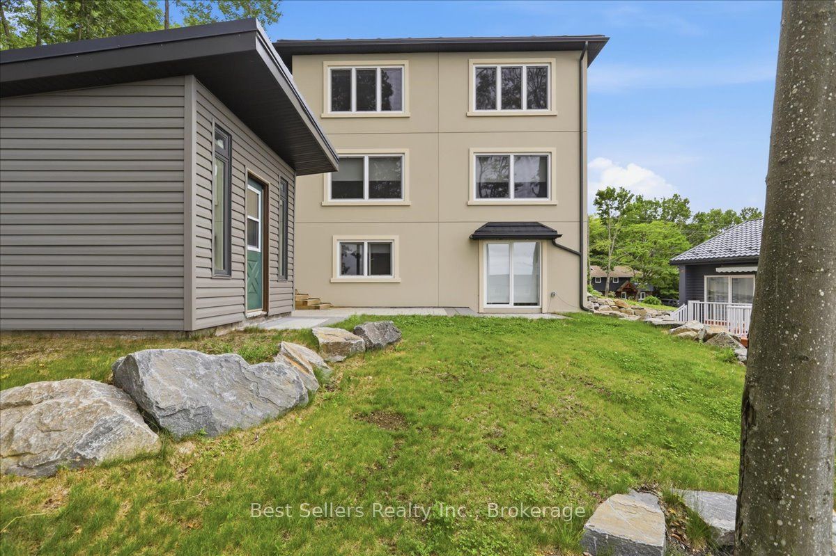 54 Florence Street W 1, Huntsville, ON P1H 1V5 photo 3