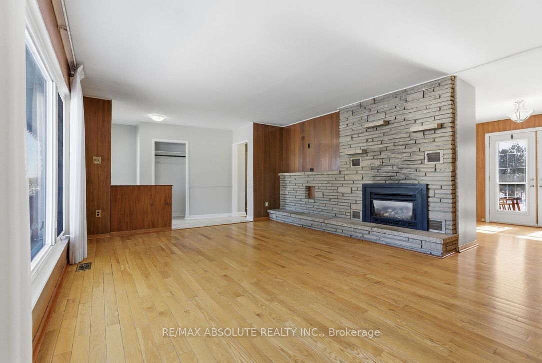 10 Elma Street, Blossom Park - Airport and Area, ON K1T 3W8 photo 3
