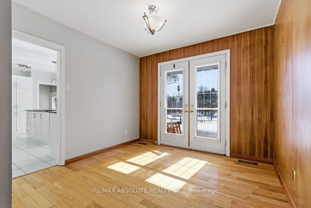 10 Elma Street, Blossom Park - Airport and Area, ON K1T 3W8 photo 5