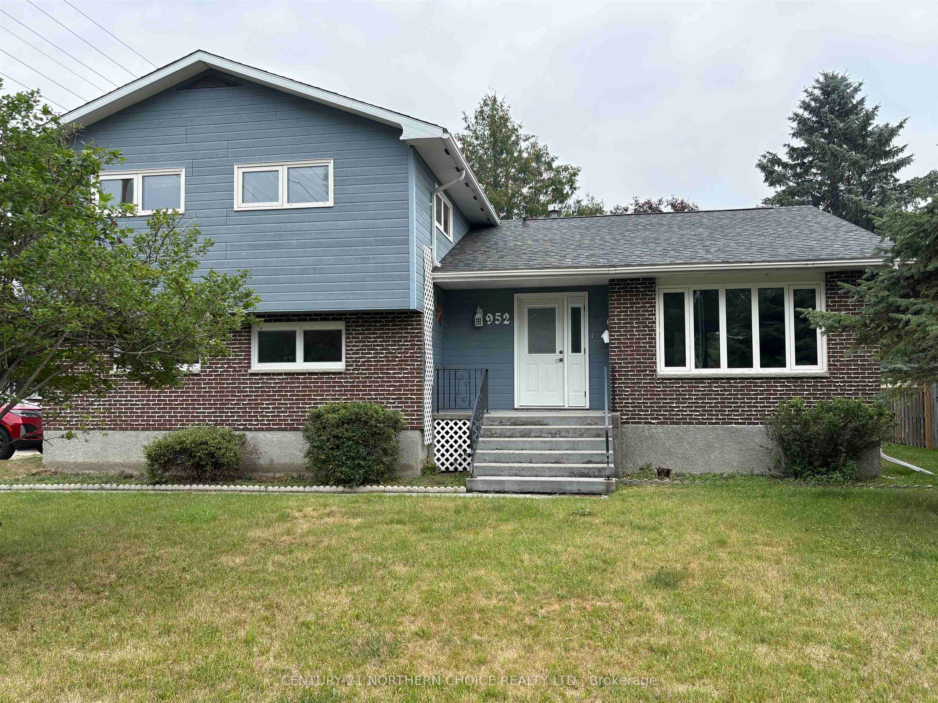 952 Russell Byway, Fort Frances, ON P9A 3N9