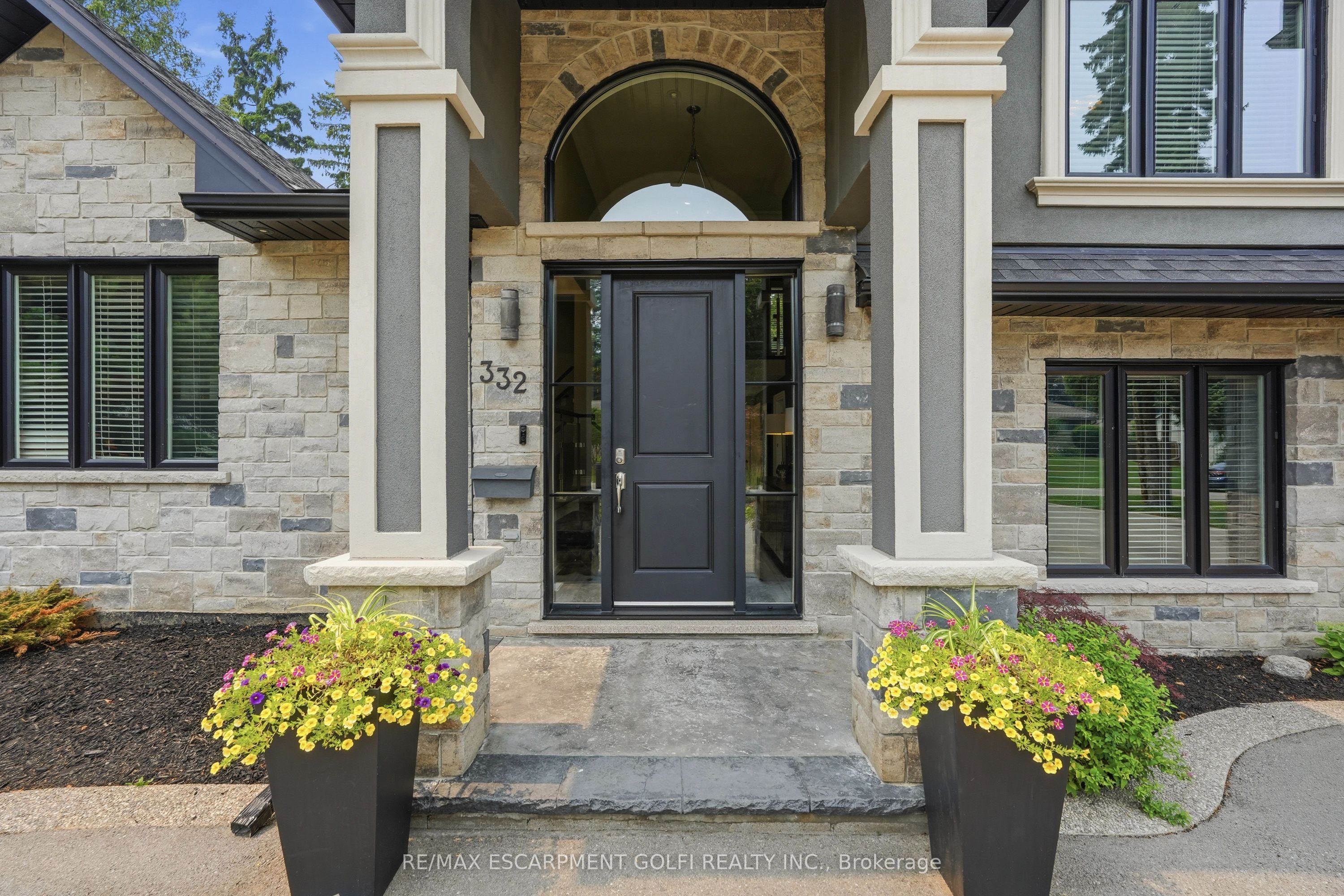 332 Woodworth Drive W, Hamilton, ON L9G 2N1 photo 4