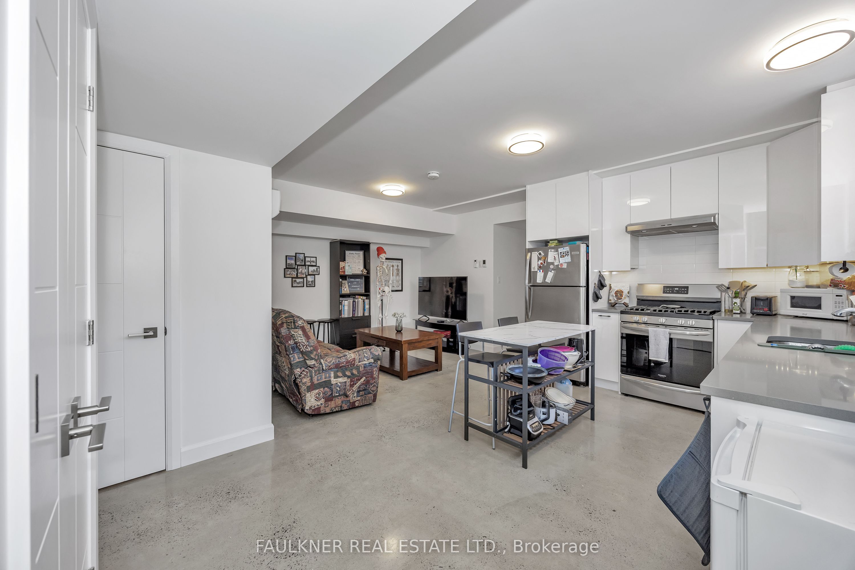 143 Columbus Avenue B, Overbrook - Castleheights and Area, ON K1K 1P9 photo 2