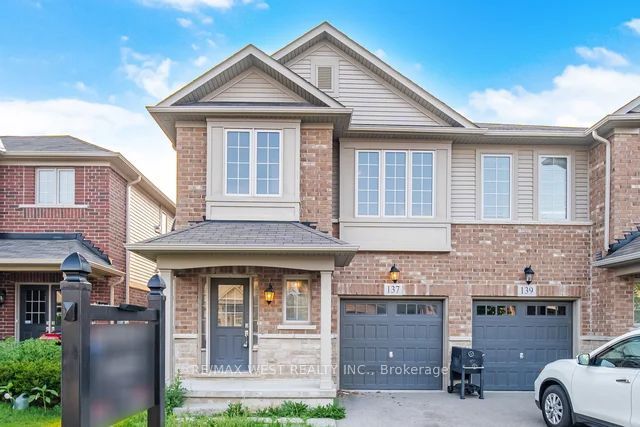 137 Echovalley Drive, Hamilton, ON L8J 0H1