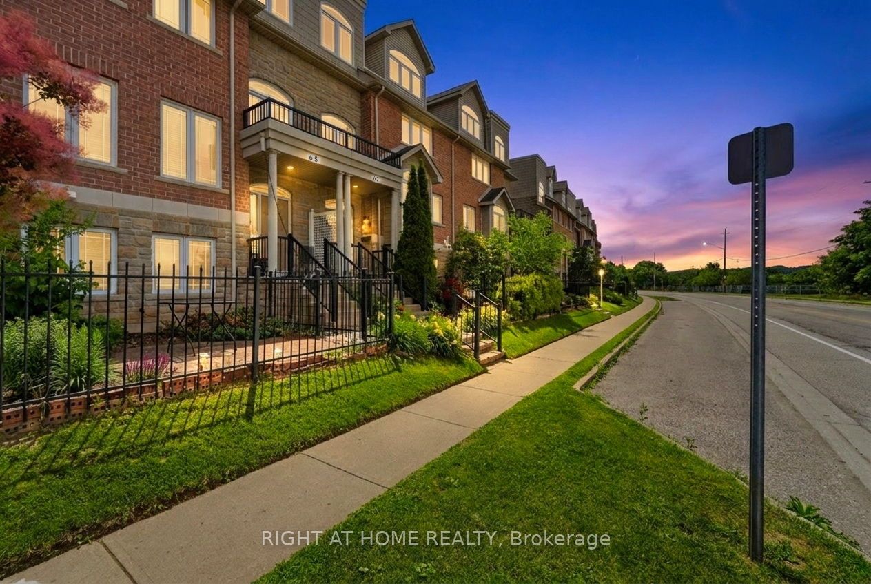 65 Wellington South, Cambridge, ON N1R 8N4