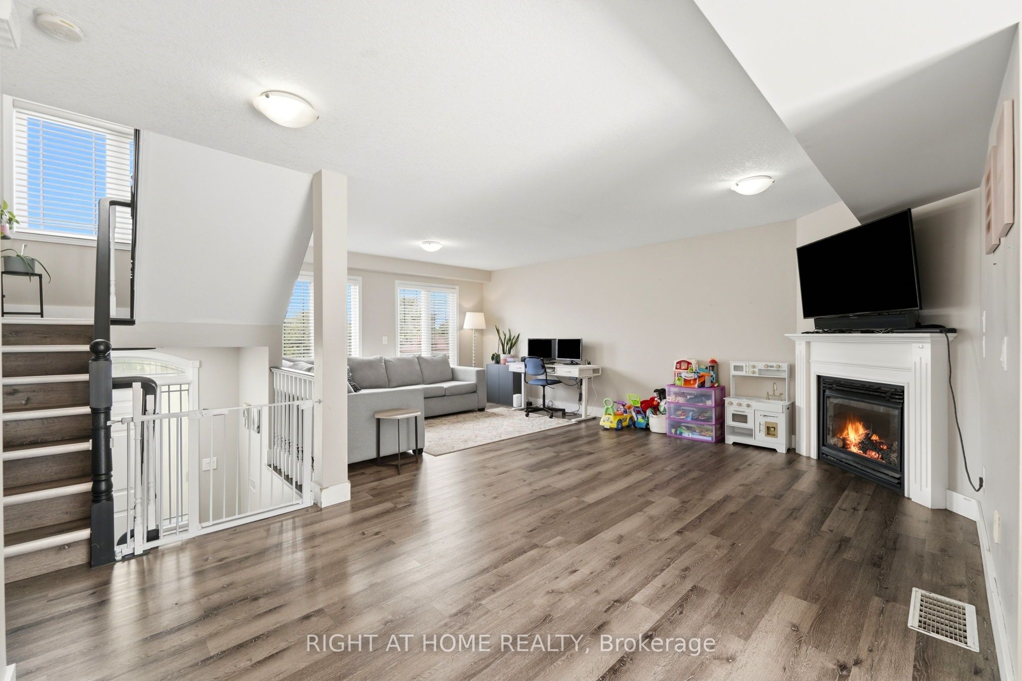 65 Wellington South, Cambridge, ON N1R 8N4 photo 4