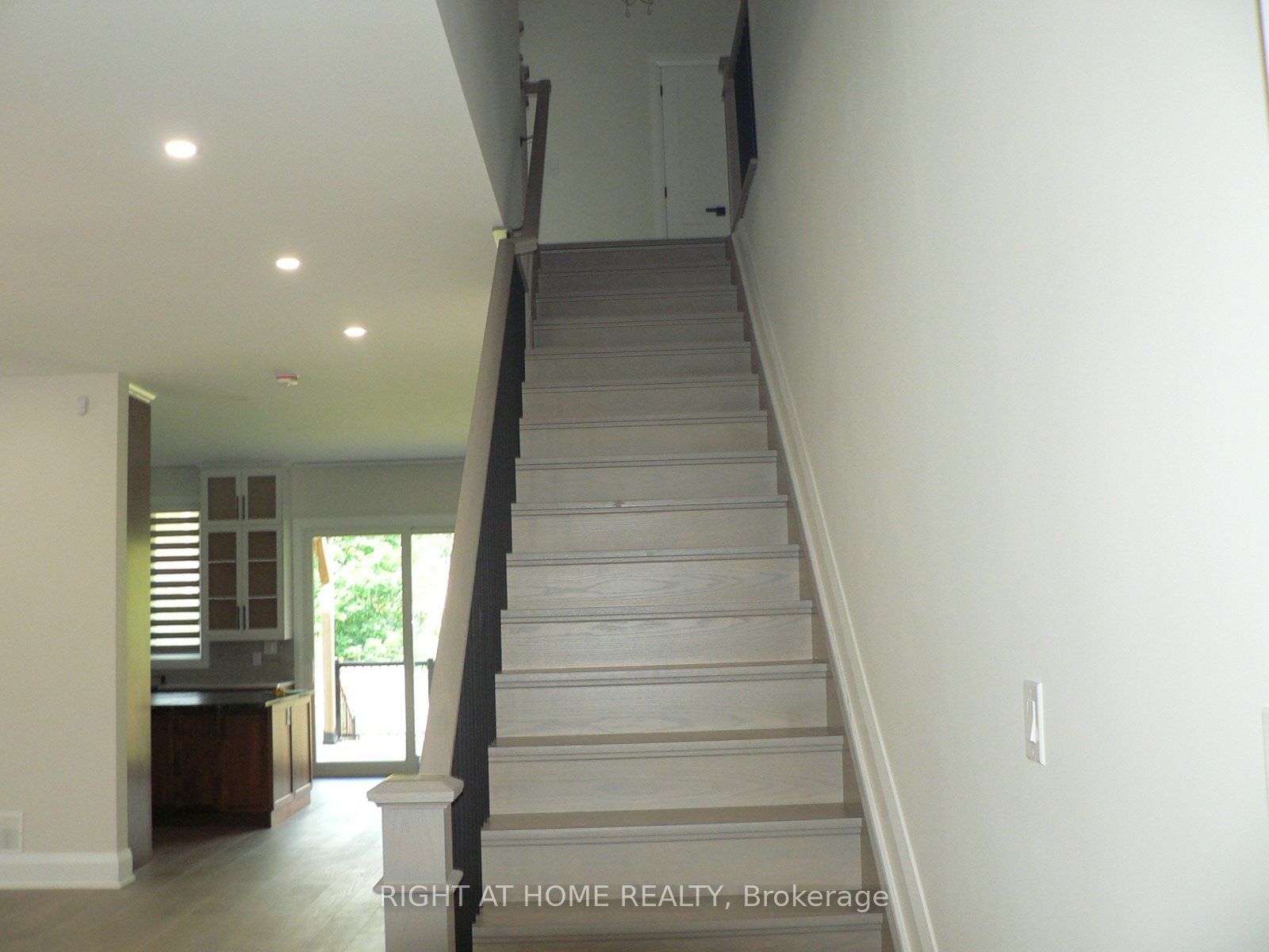13 Bell Park Street, Stittsville - Munster - Richmond, ON K2S 1J1 photo 2